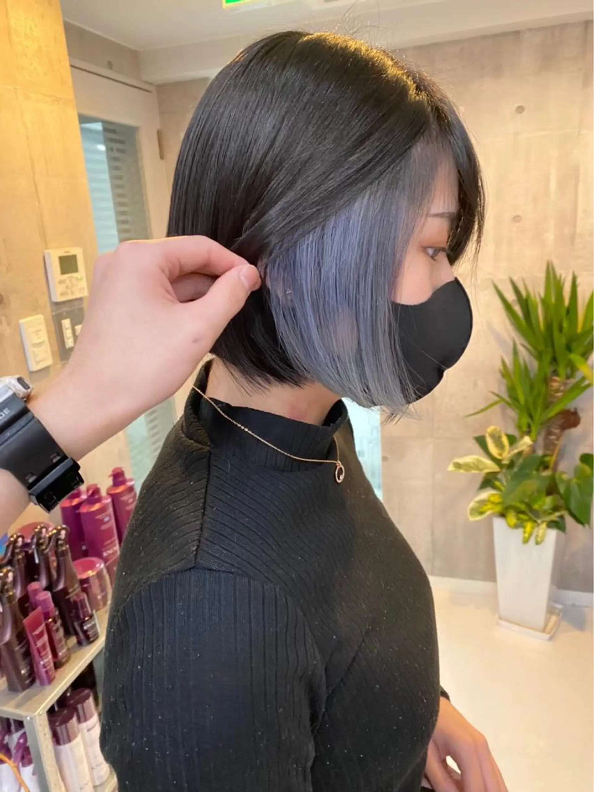 ミディアム カラー パーマ ヘアアレンジ キッズ マツエク・マツパ アイブロウ 🐺ウルフ×ハイトー ン🖤Yukinoのヘアスタイル