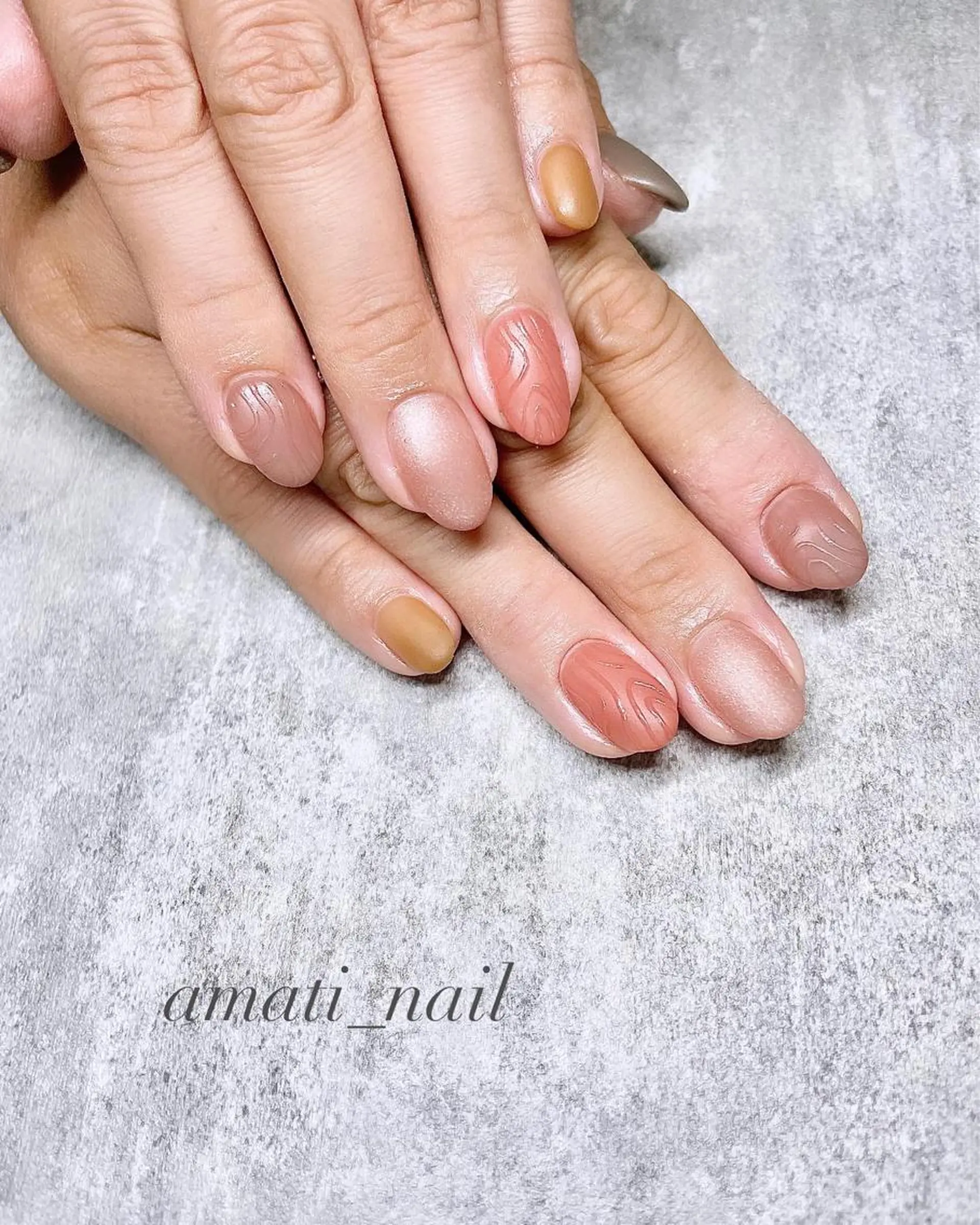 ネイル アートネイル グラデーション マグネットネイル マットネイル ミラーネイル ハンドネイル amati_nail TAKAKOのネイルデザイン