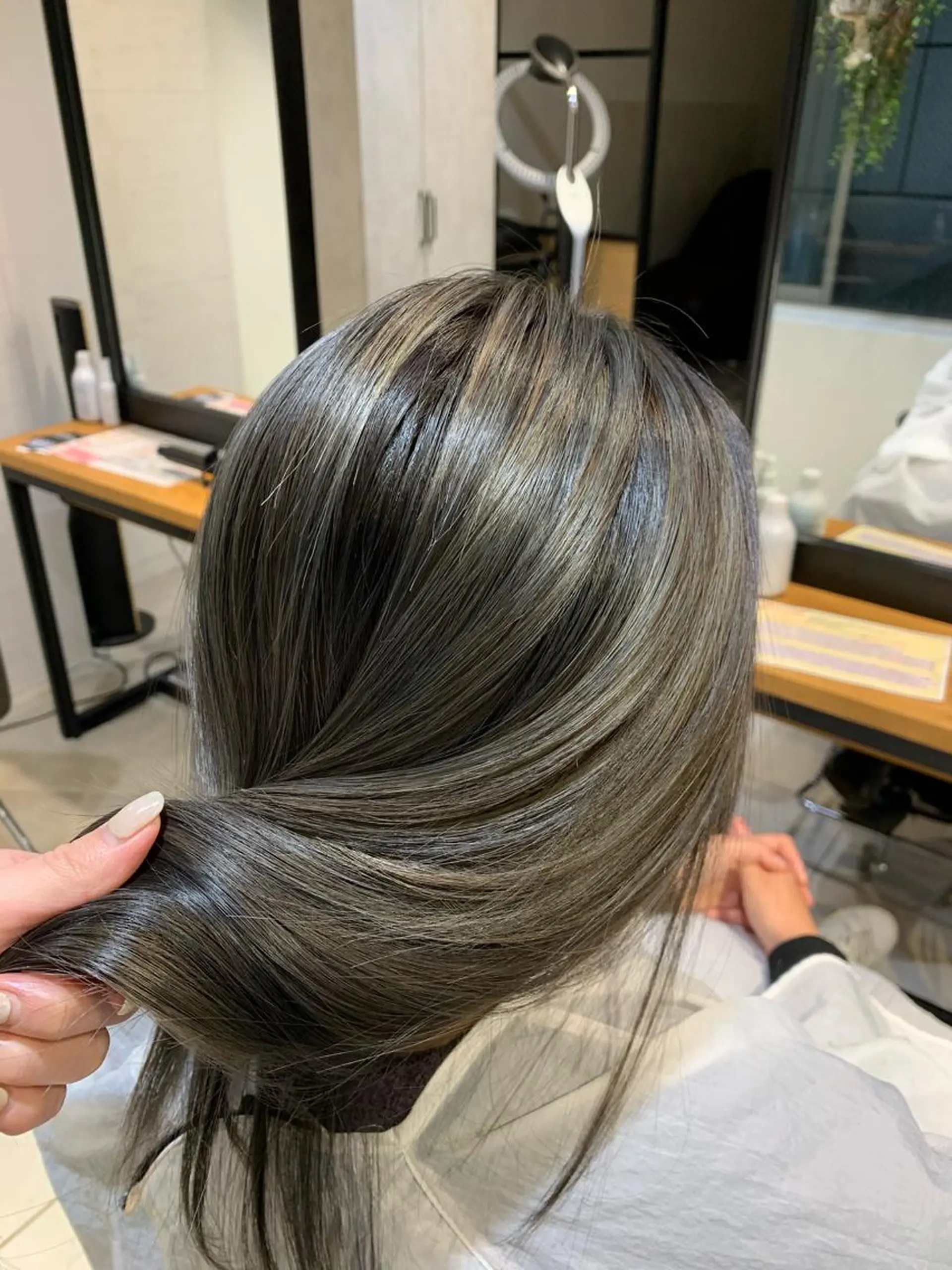 カラー デザインカラー 縮毛矯正✖️似合わせ 🌻ヒトミのヘアスタイル