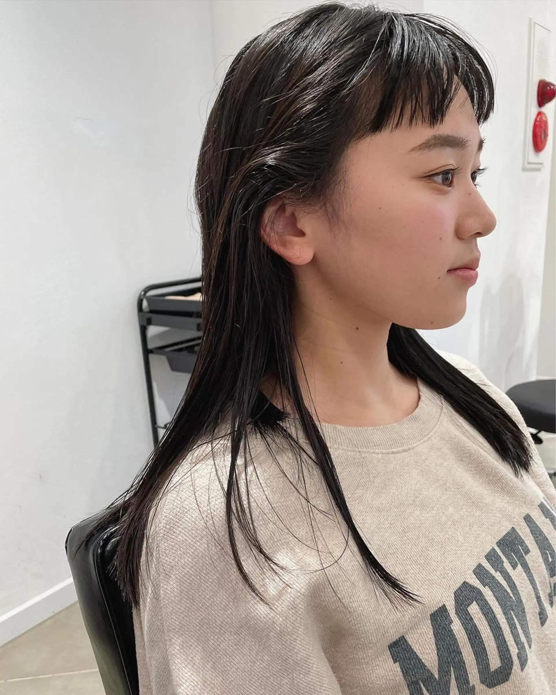 セミロング オン眉 カット 村上雅人 ナチュラルモードのヘアスタイル