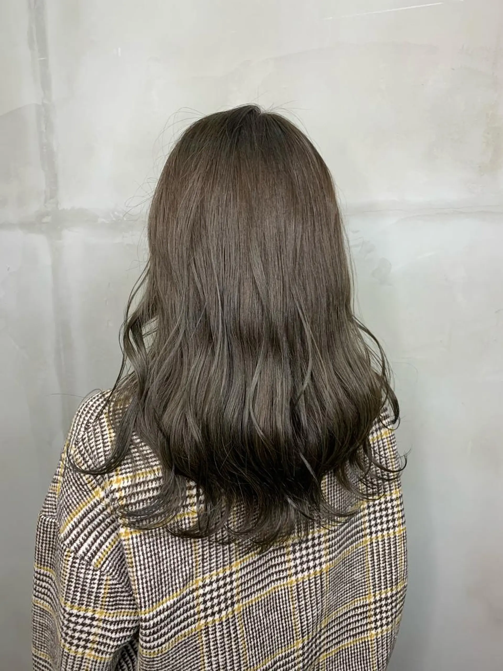 ロング カラー アッシュ バレイヤージュ ベージュカラー ブロンド ブルーカラー レイヤーカット/ 艶カラー/RYOMAのヘアスタイル