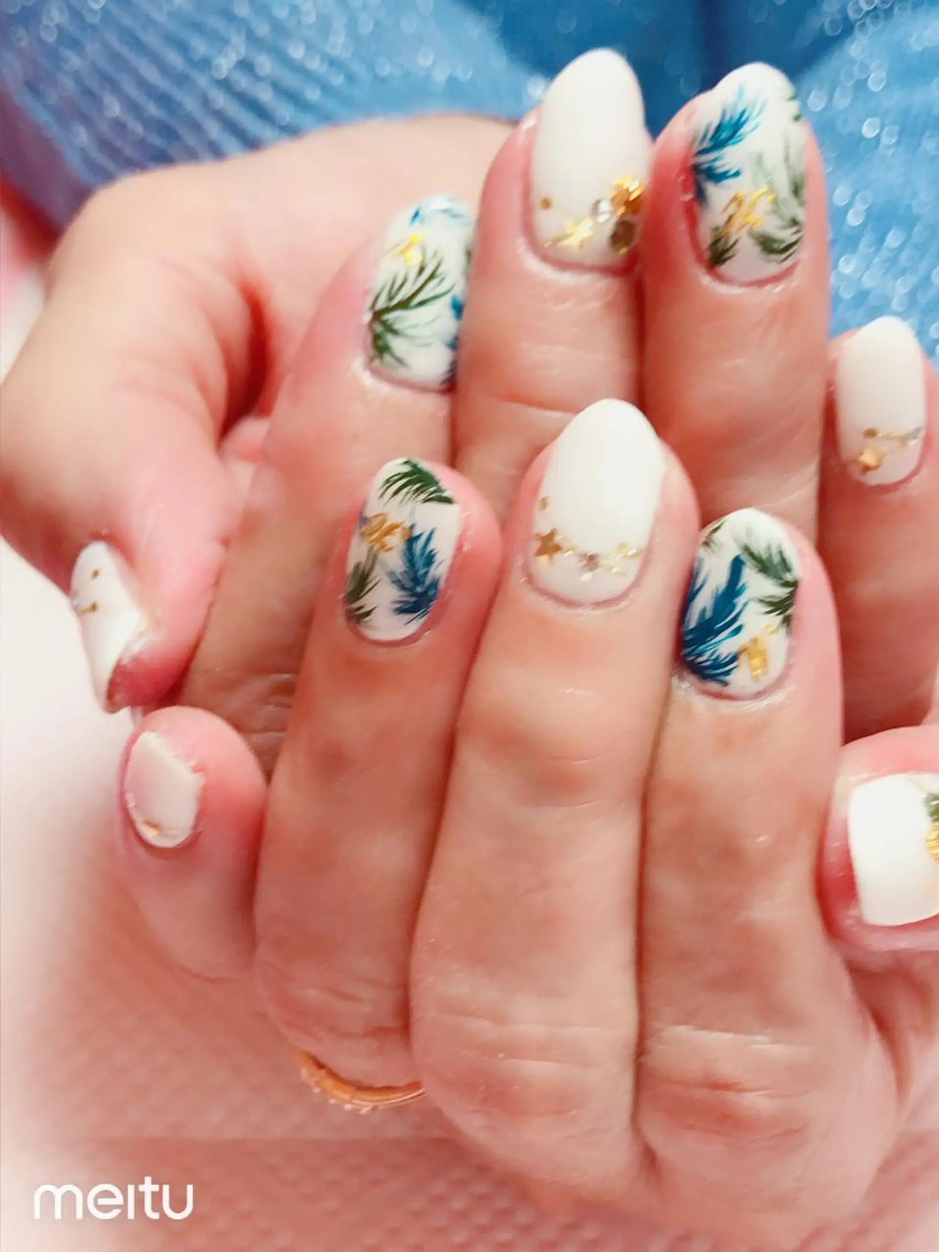 ミディアム SINCERELY シンシアリー🌈のネイルデザイン