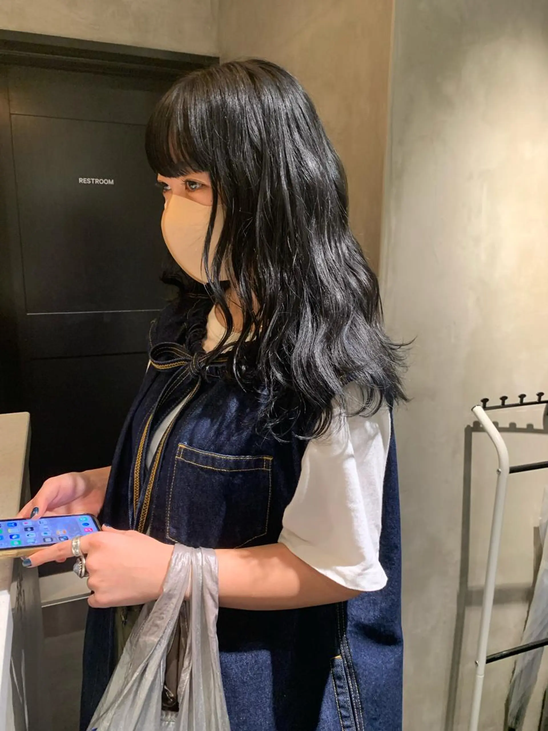 ロング カラー 黒髪 ブルーカラー ブルーブラック カット ヘアカラー トリートメント アンニュイヘア🪽 ayumiのヘアスタイル