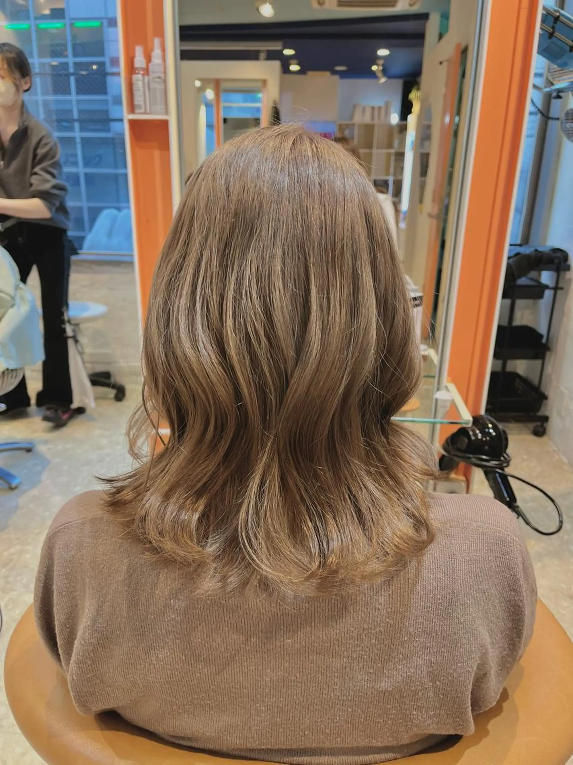 ミディアム カラー ヘアカラー トリートメント うしだ かおるのヘアスタイル