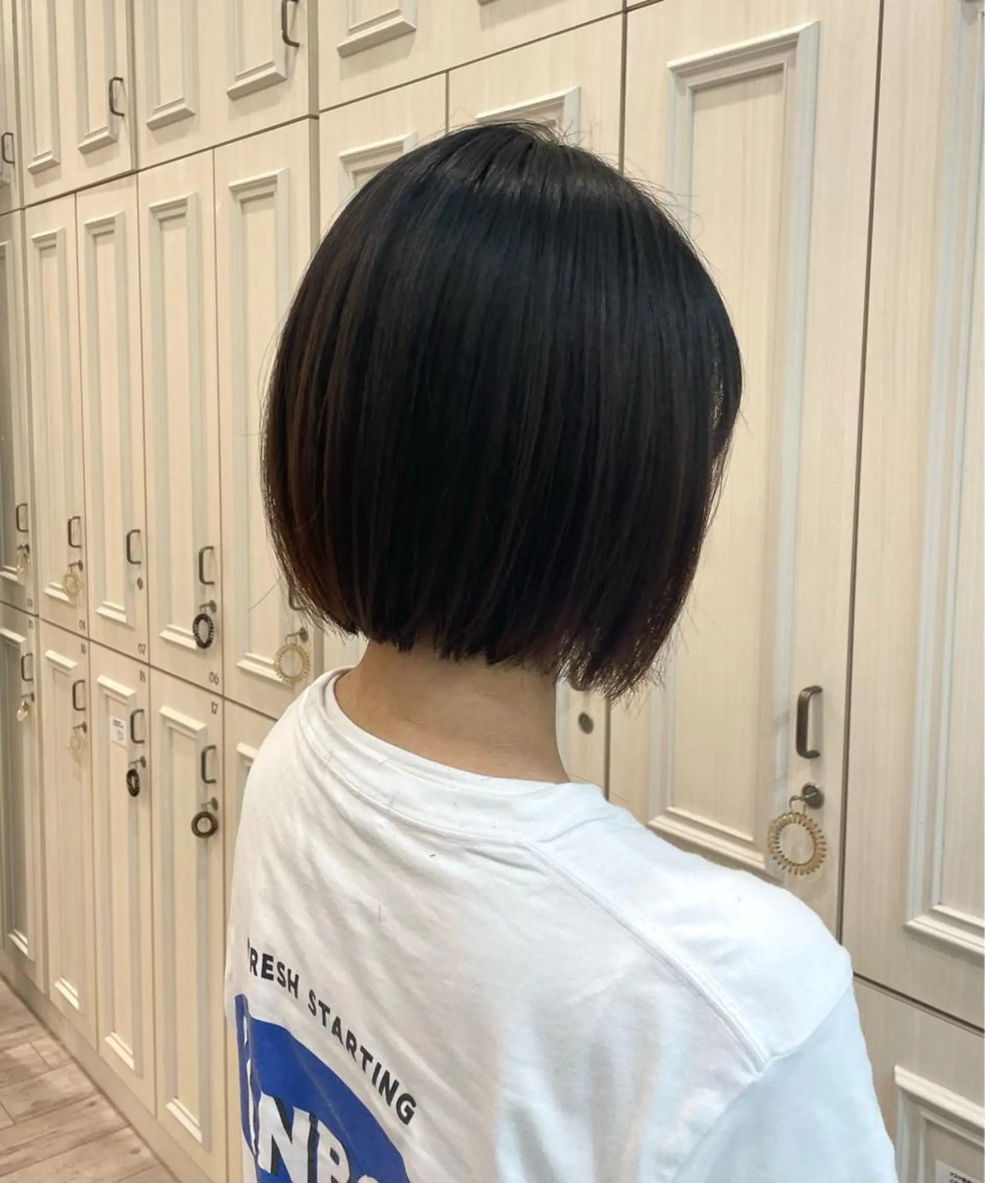 ショート 大阪ウルフカット 🐺デザインカラーのヘアスタイル