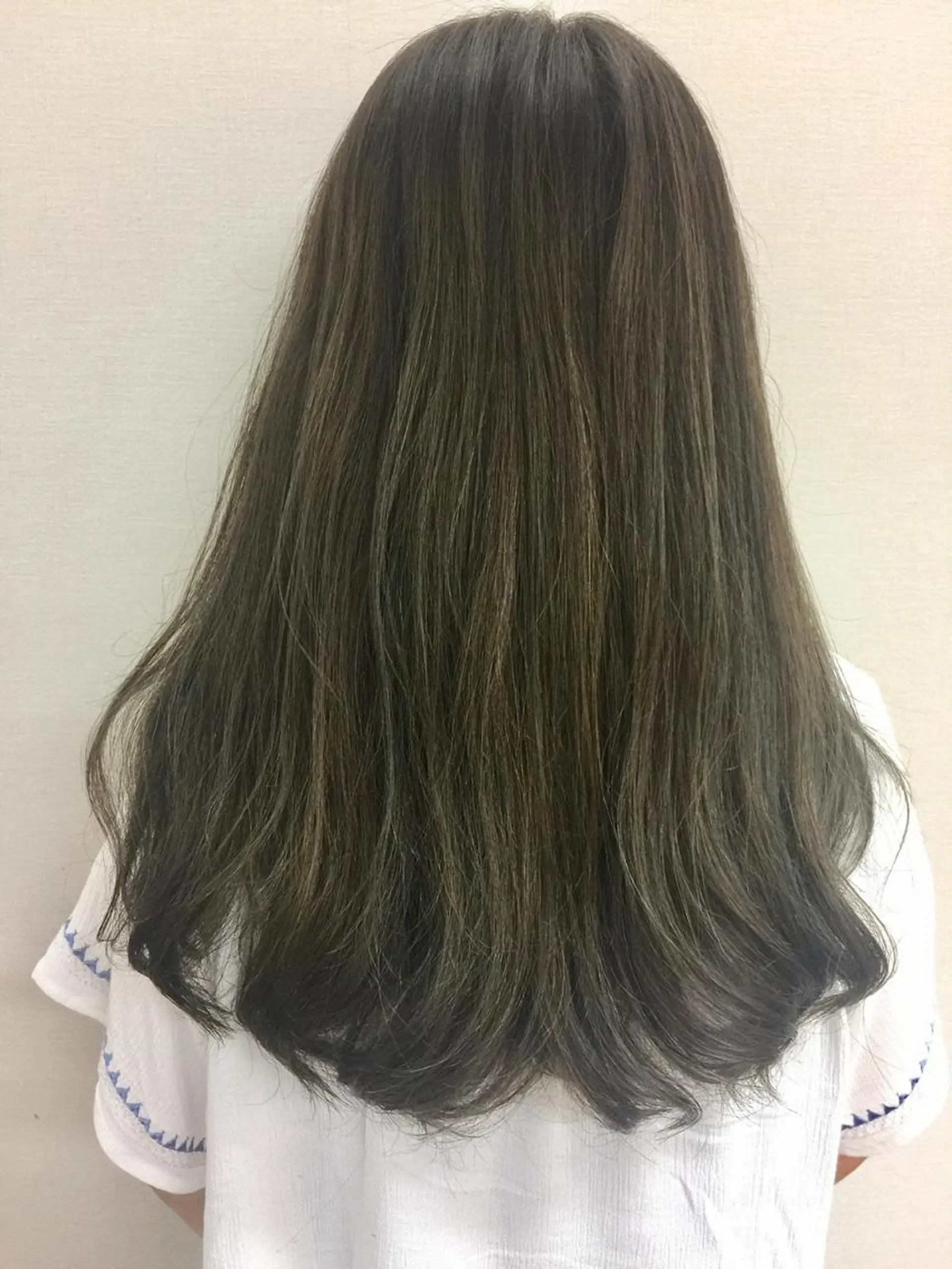 ロング ヘアカラー トリートメント 鈴木 香哉子のヘアスタイル