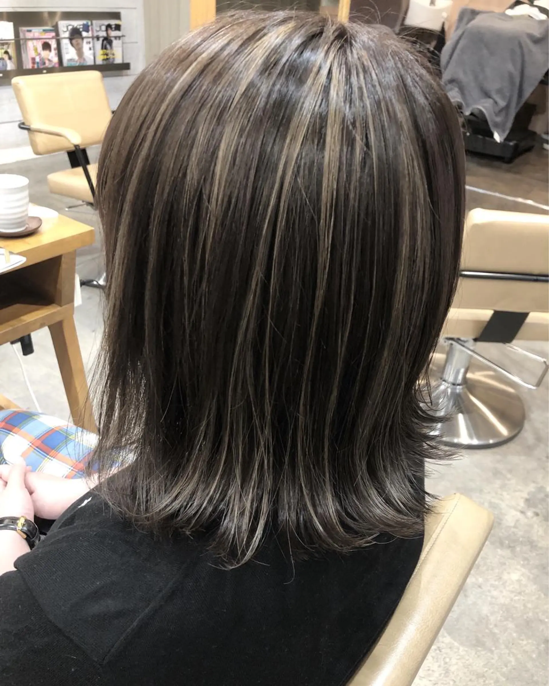 ミディアム カラー アディクシーカラー ハイライトカラー ハイライト 🌼圧倒的な口コミ数 BRAVE柏東口のヘアスタイル