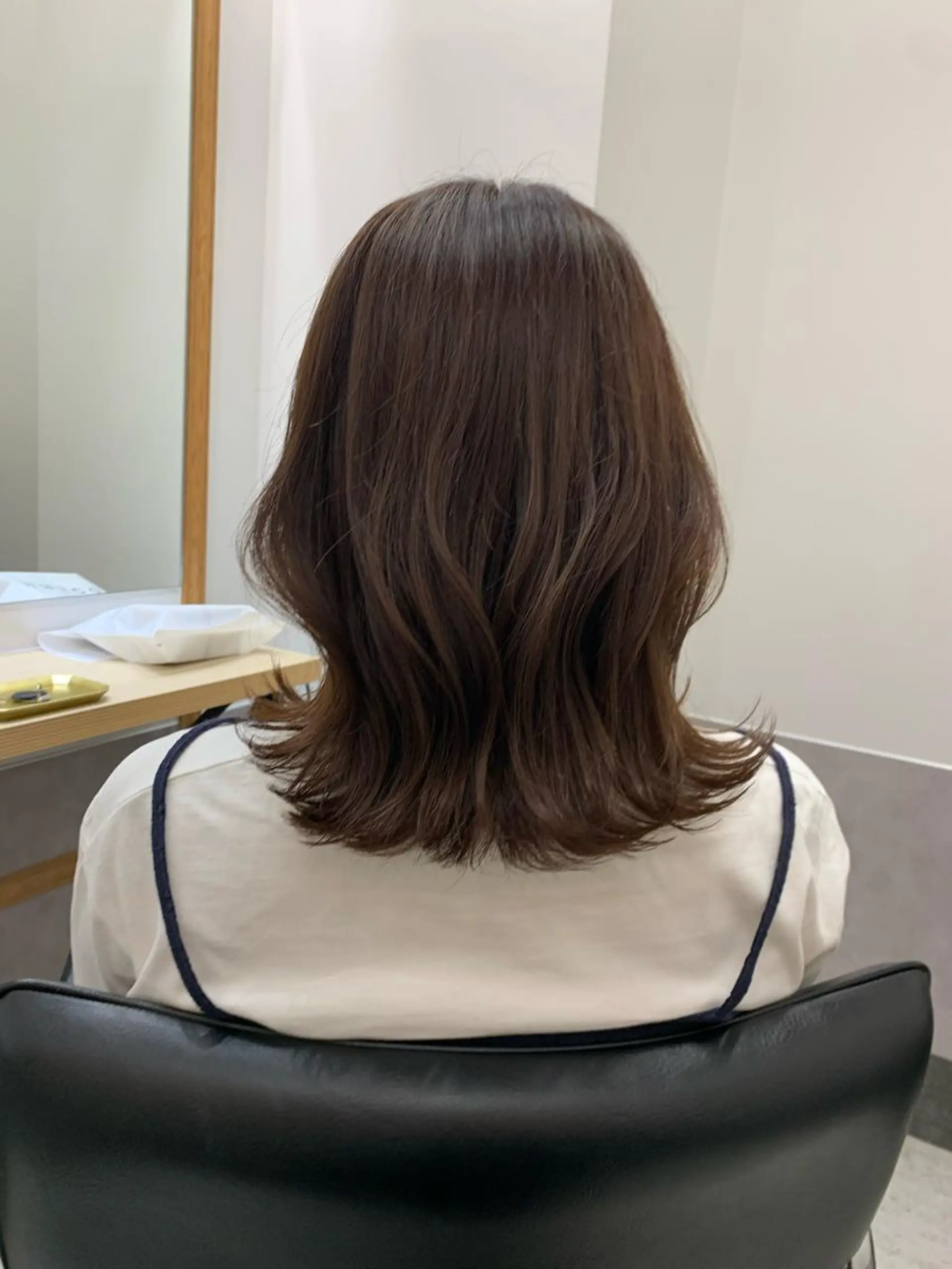 ミディアム カラー ベージュカラー 透明感カラー ピンクカラー ピンクベージュ くびれヘア カット ヘアカラー SAKINO． ベージュカラーのヘアスタイル