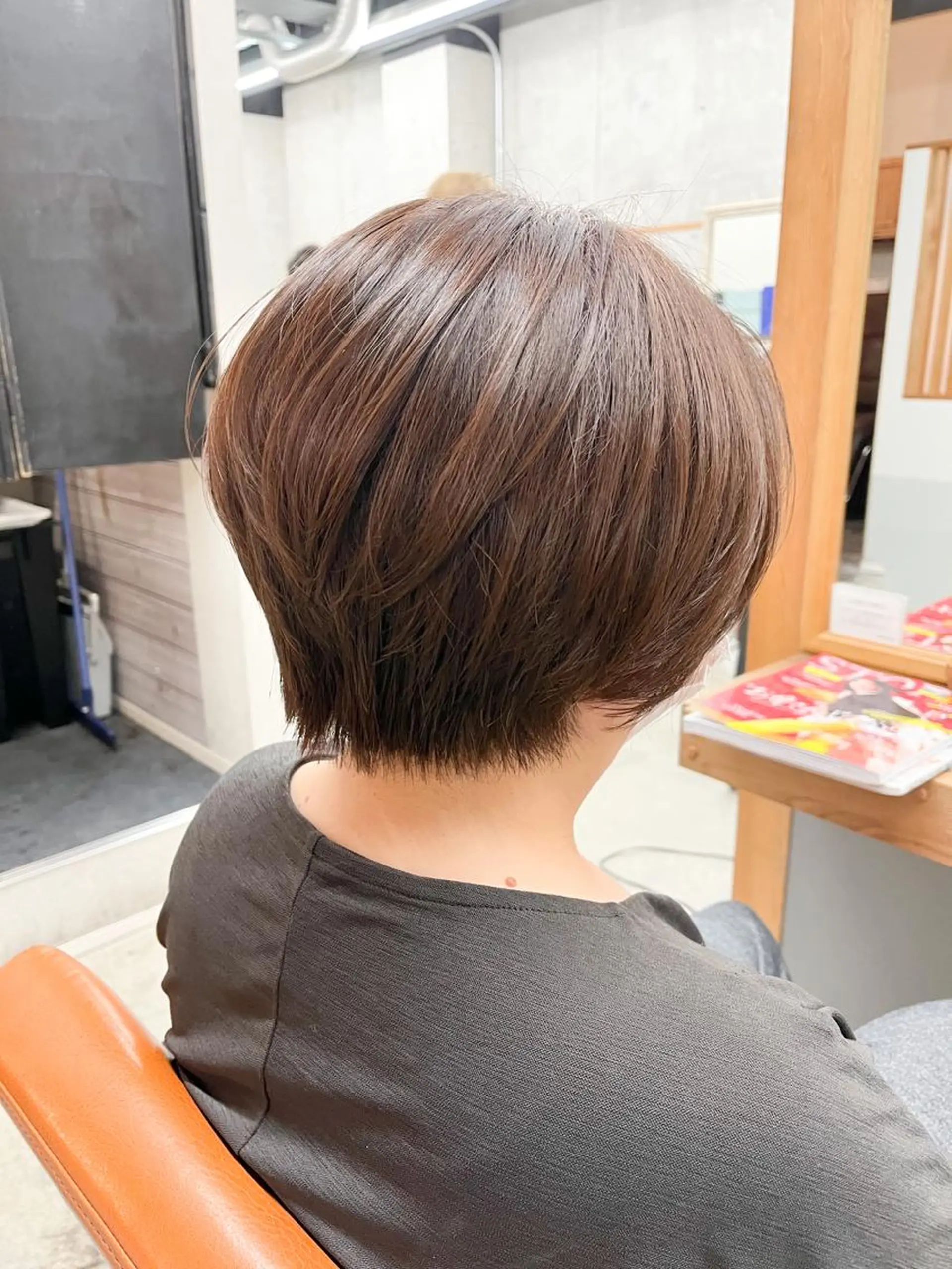ショート カラー パーマ ヘアアレンジ メンズ キッズ ネイル マツエク・マツパ センターパート メンズインナーカラー アディクシーカラー ボルドーカラー ダブルカラー 角床直哉 カラーカットNO 1のヘアスタイル