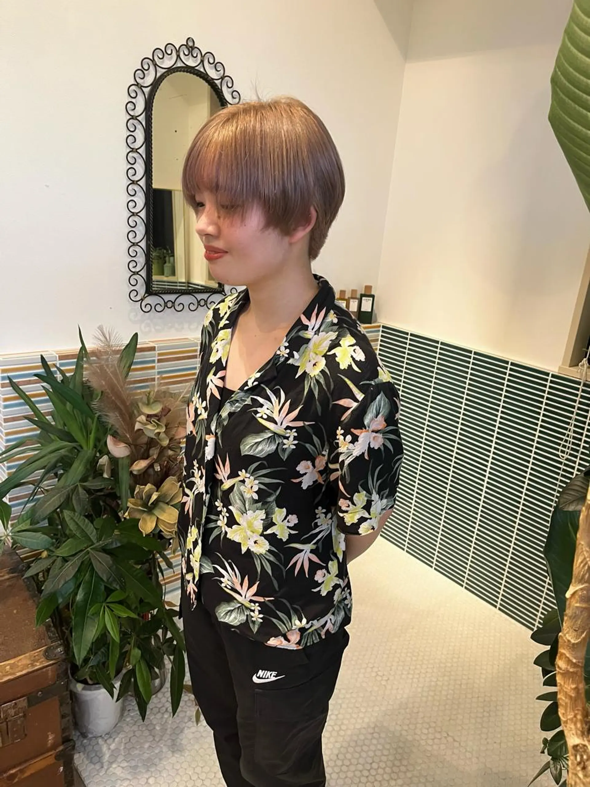 ショート カラー ブリーチ グレージュ ヘアカラー トリートメント 🩷ハイトーン透明感 レイヤー🩷ユリカのヘアスタイル