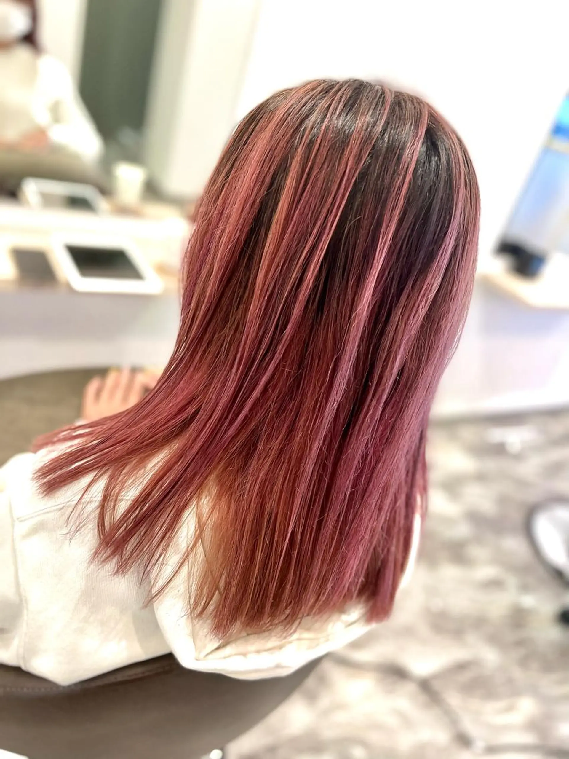 ミディアム レイヤーカット ヘアカラー ブリーチ毛に縮毛矯正 ✨カラー✨山田 正幸のヘアスタイル