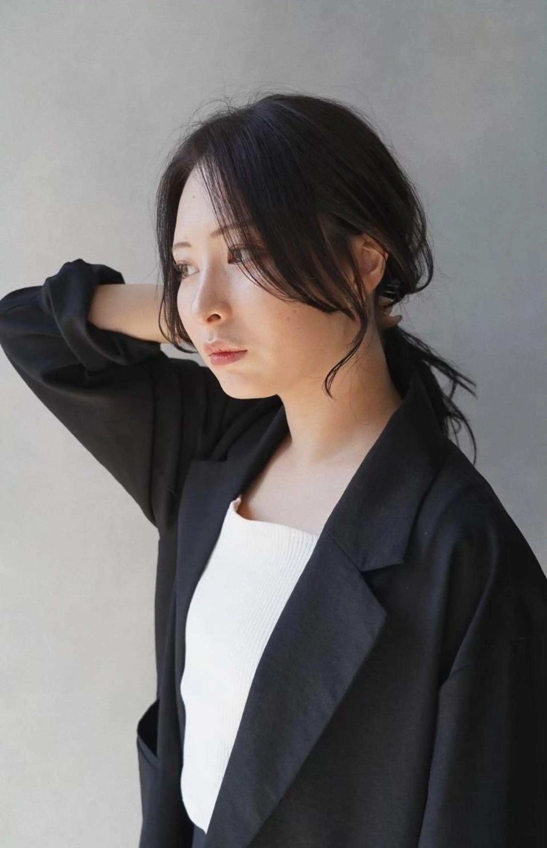 ミディアム カラー ミディアムパーマ アッシュ バレイヤージュ ベージュカラー ブリーチ カット トリートメント CEINE loqのヘアスタイル