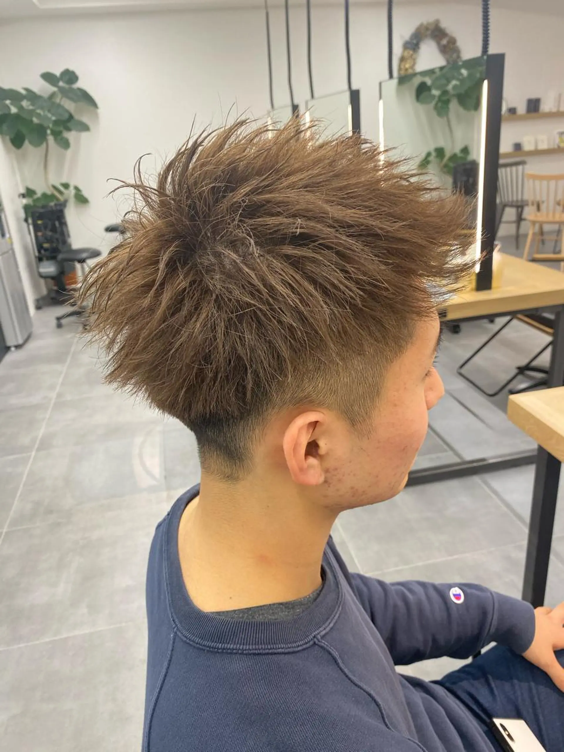 ショート カラー メンズ 鍋島 拓真のヘアスタイル