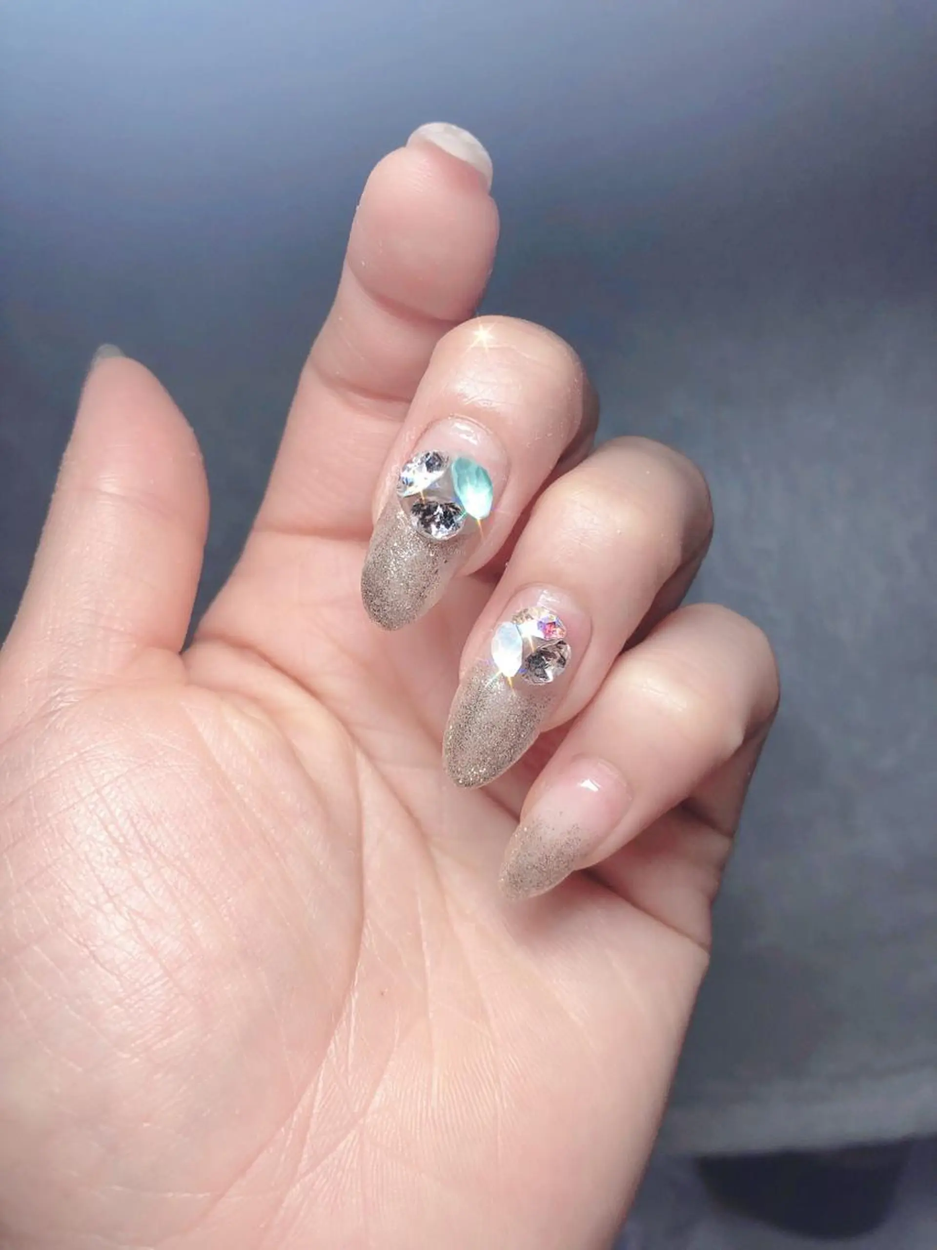 ネイル キラキラネイル ハンドケア ♡Bivi♡自爪に 優しいネイルサロンのネイルデザイン