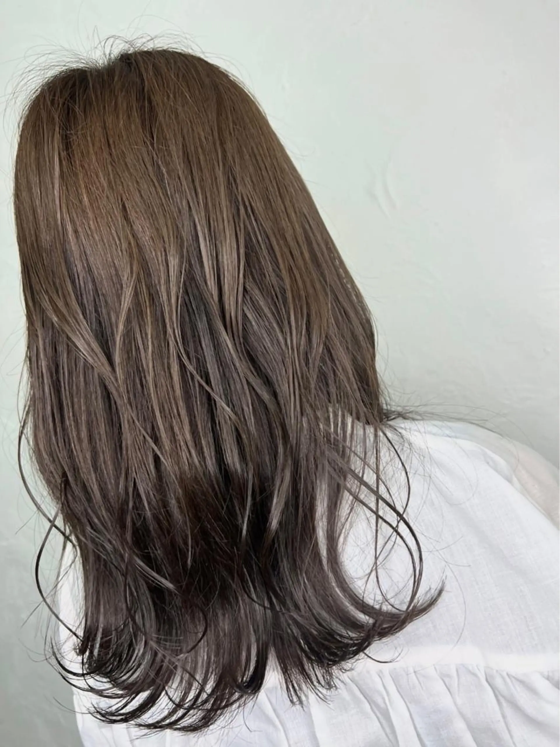 セミロング カット ヘアカラー トリートメント 大良 彩水のヘアスタイル