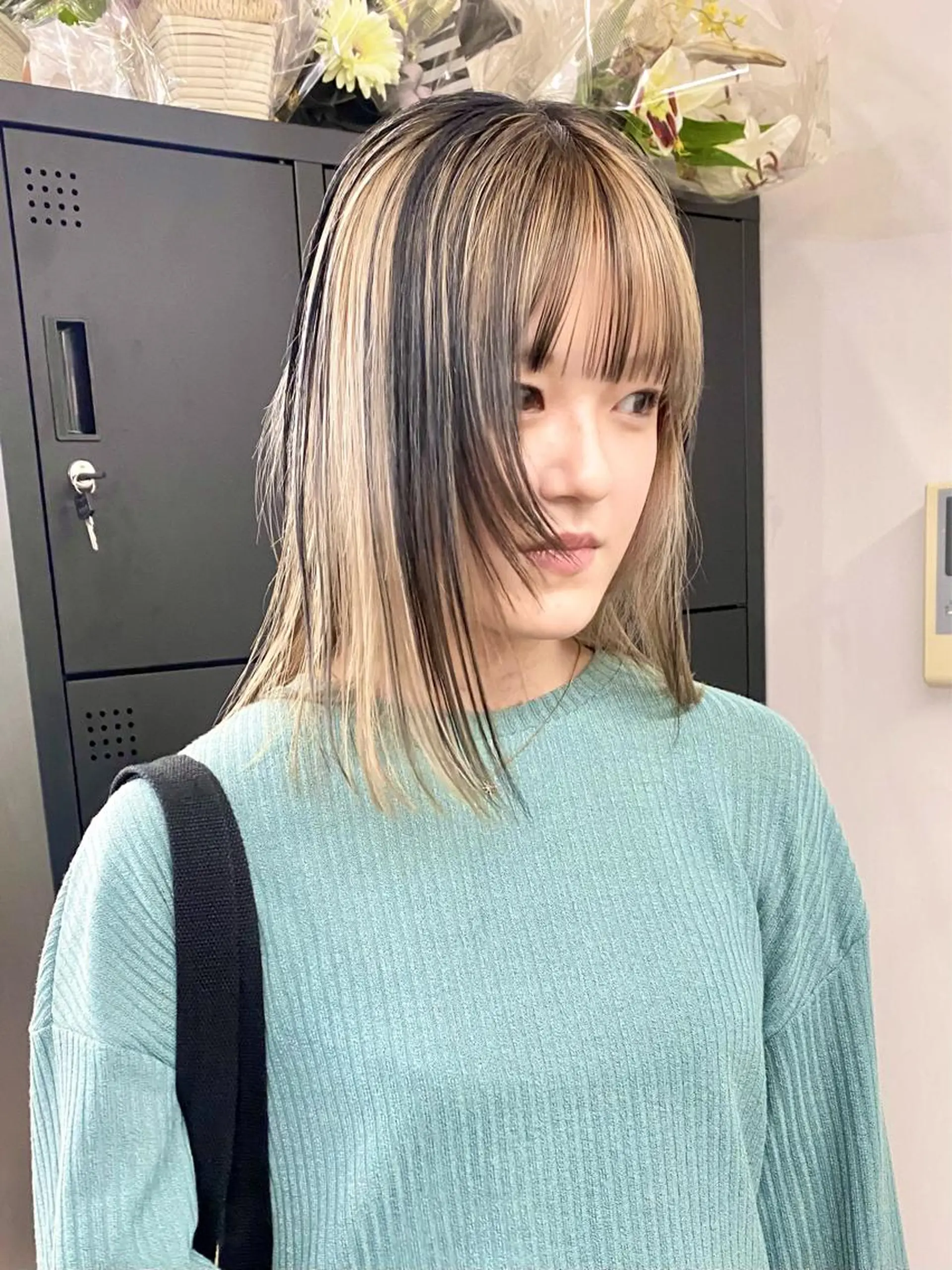 ミディアム カラー パーマ ヘアアレンジ メンズ キッズ ネイル マツエク・マツパ アイブロウ 結婚式・ブライダル ミディアムパーマ メンズバレイヤージュ メンズブリーチ メンズハイライト カット ヘアカラー トリートメント 韓国風×透明感カラー 髪質改善オタベシンヤのヘアスタイル