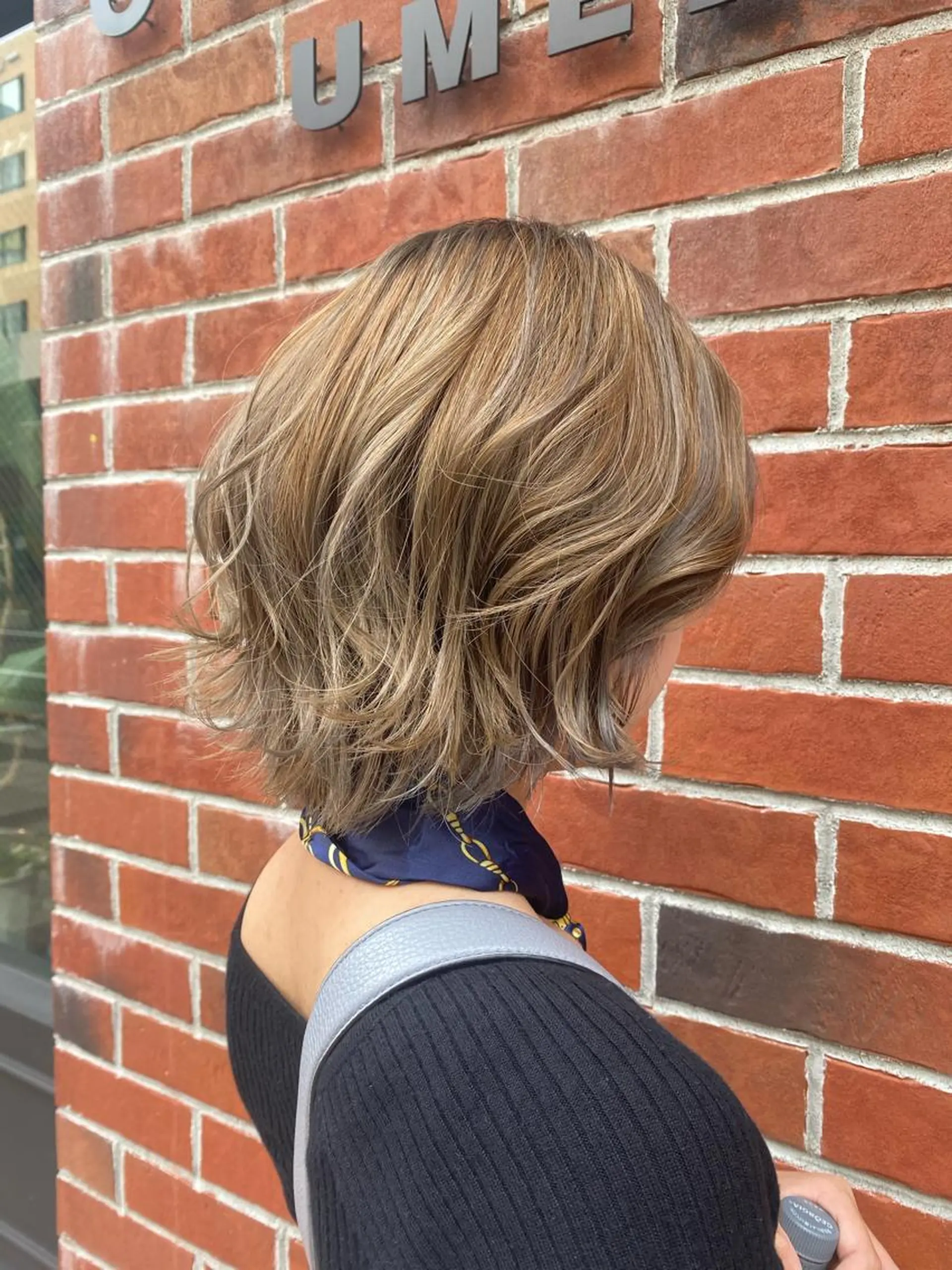 カラー & kuのヘアスタイル