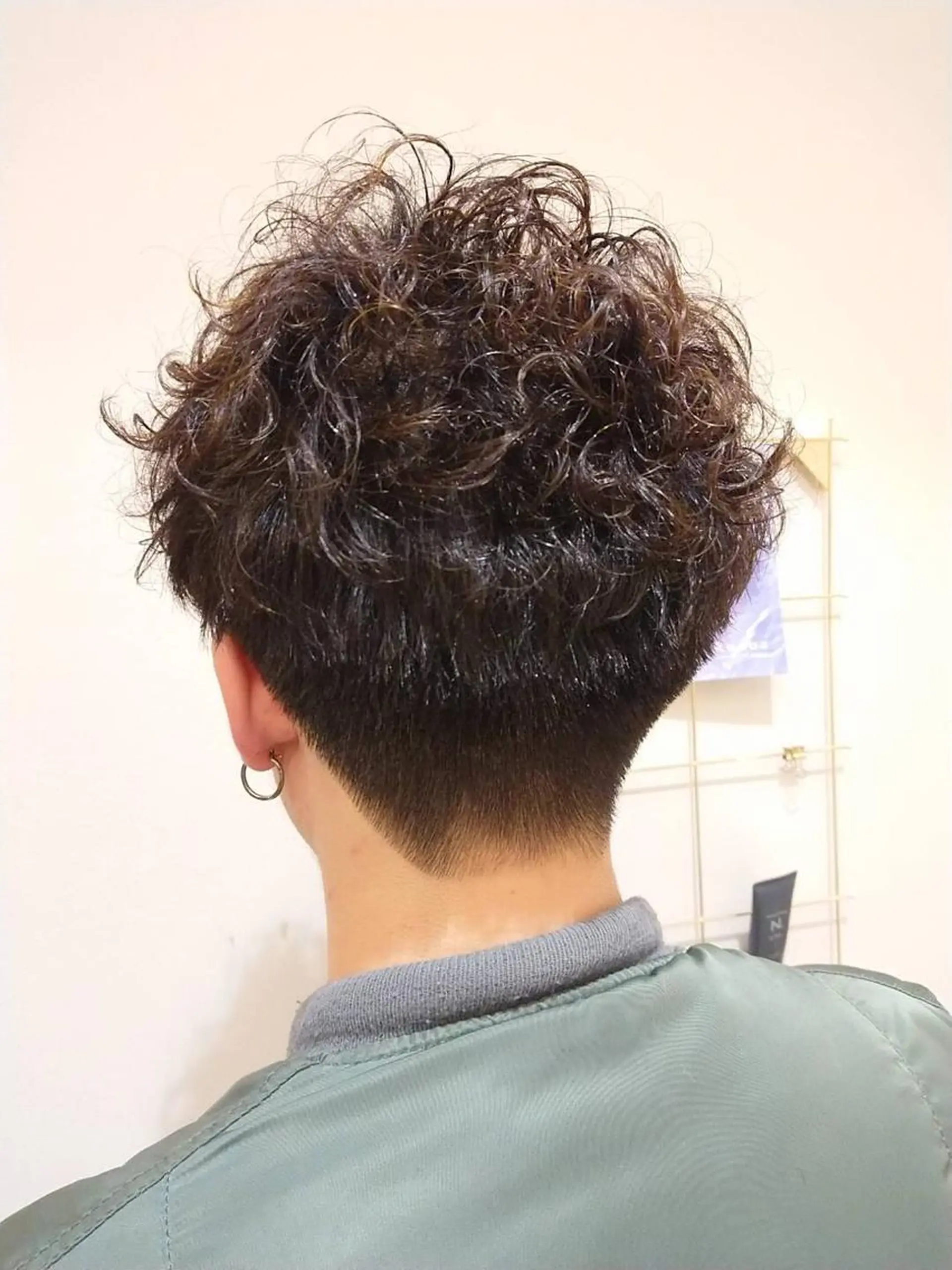 ショート パーマ スパイラルパーマ 荒木 理緒のヘアスタイル