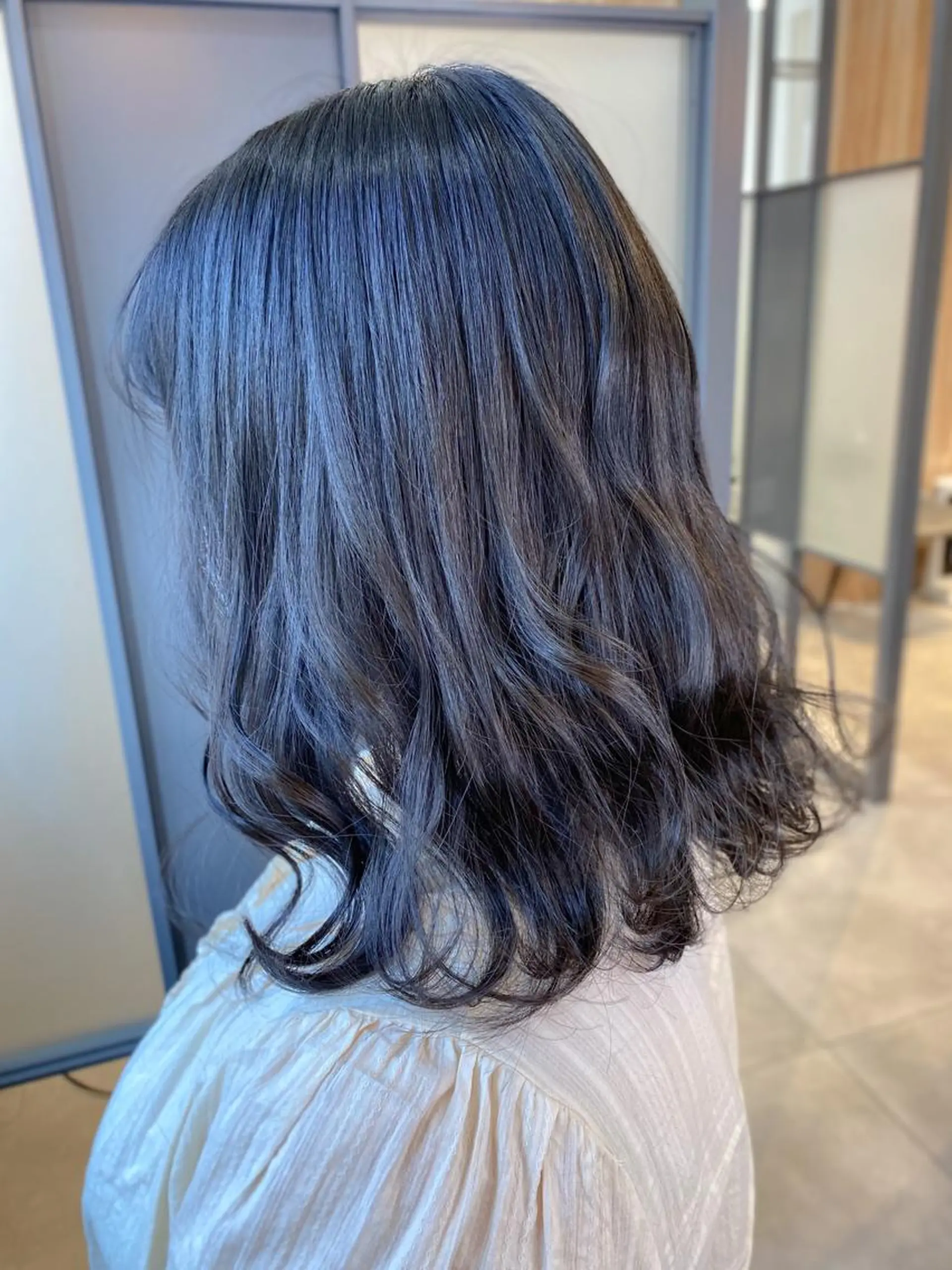 ミディアム カラー ブルーカラー ブルージュ 【透明感、艶髪】西村 有司のヘアスタイル