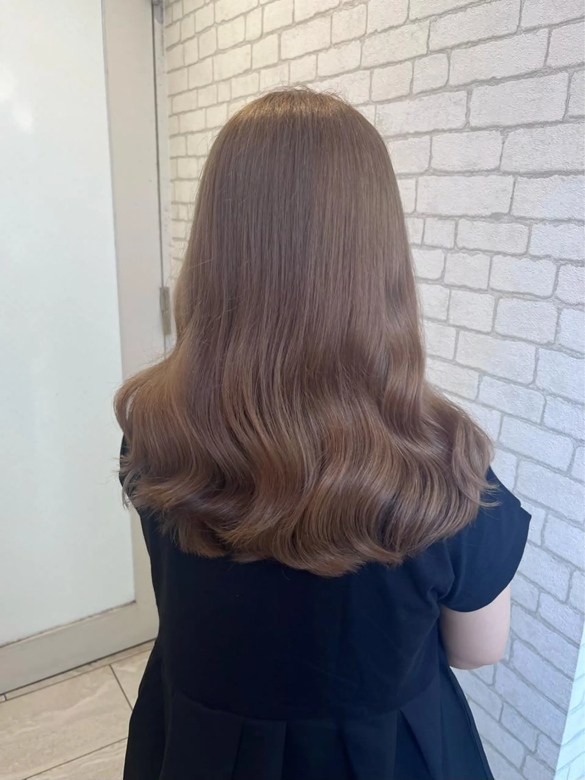 ロング カラー ベージュカラー ブリーチ ヘアカラー KANA🎀韓国 🇰🇷ハイライトのヘアスタイル