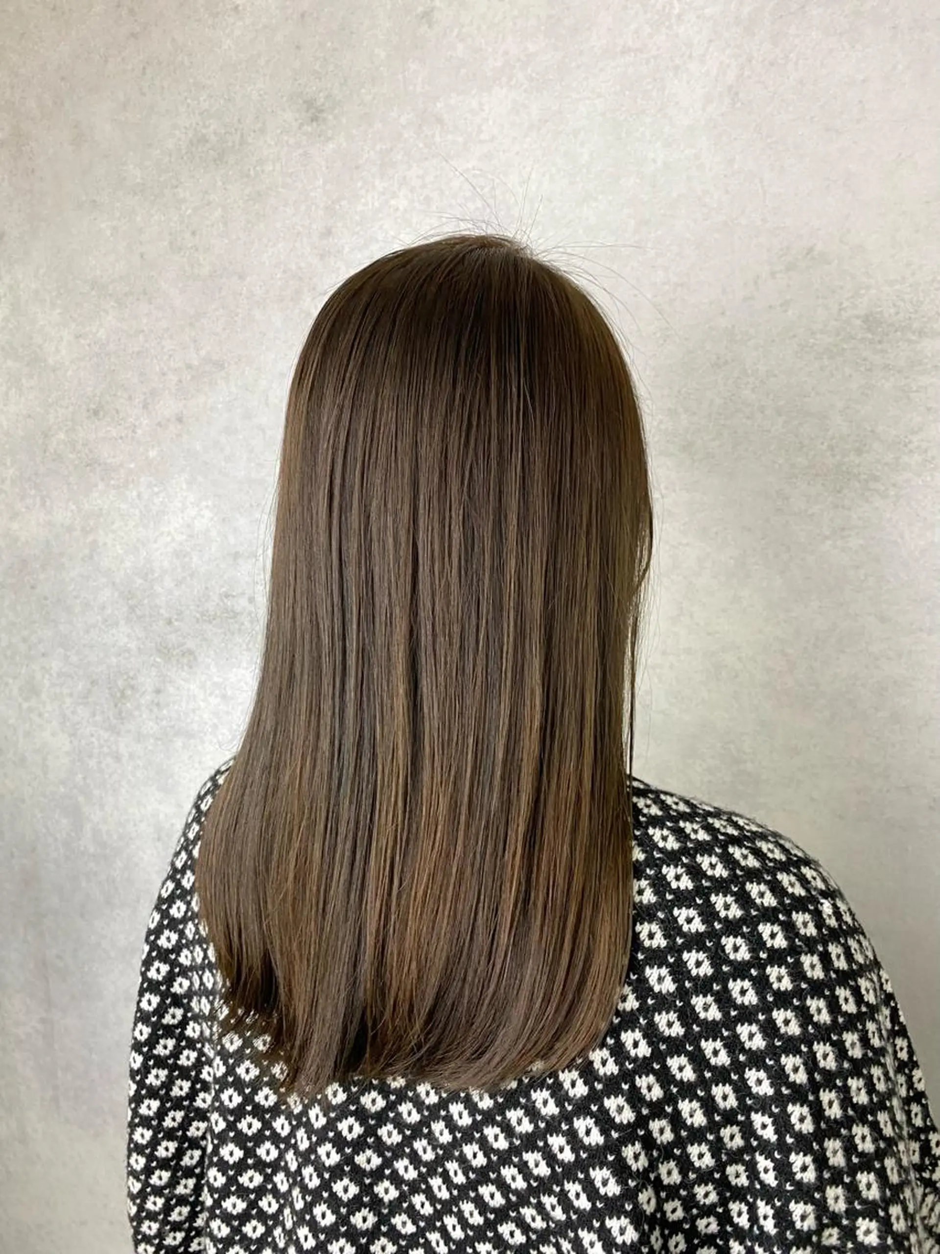 ミディアム カラー グレージュ オリーブカラー オリーブグレージュ オリーブグレー 髪質改善 統括マネージャー/ 髪のドクター/前原悟のヘアスタイル