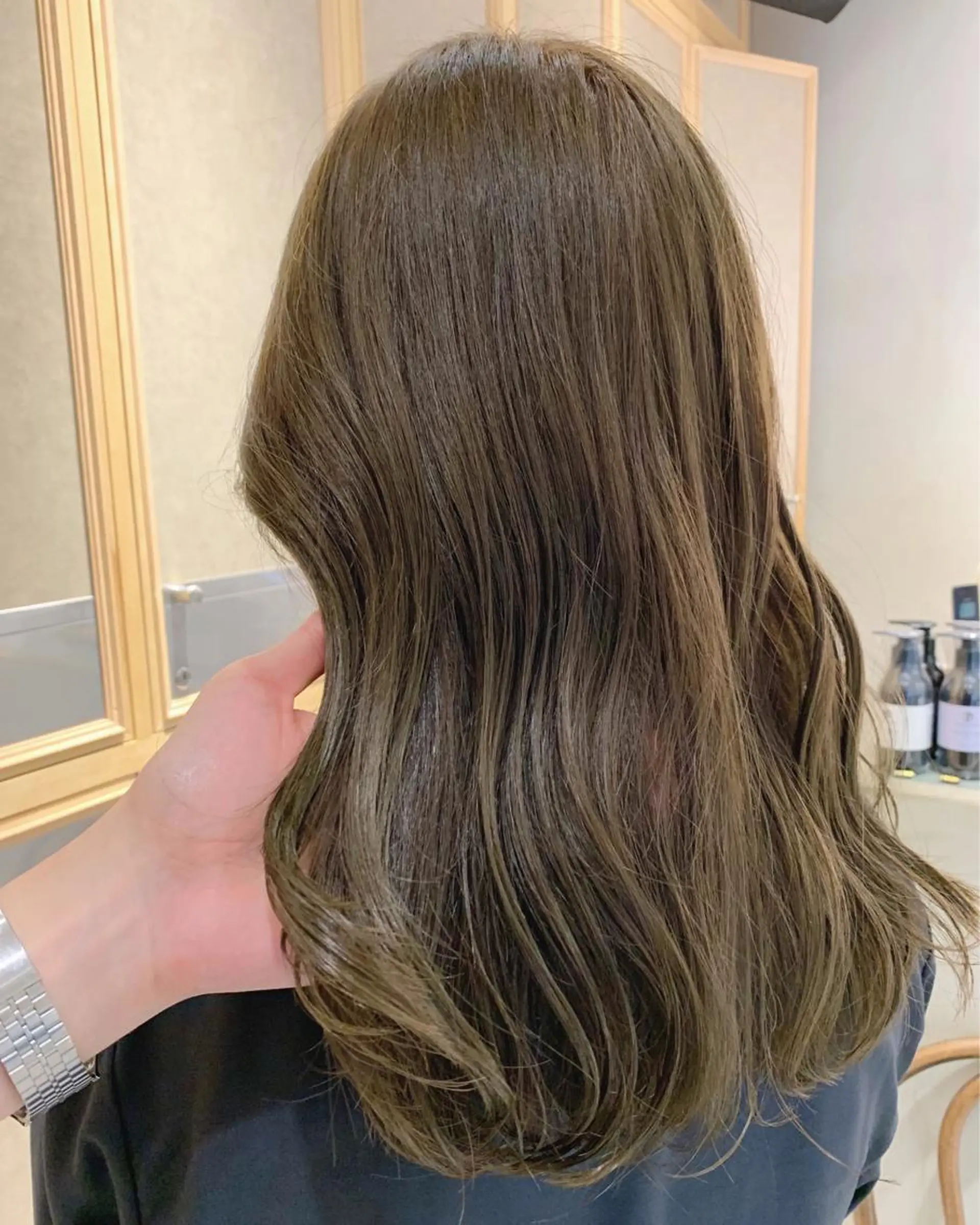 セミロング カラー ベージュカラー オリーブベージュ チバ タクミのヘアスタイル