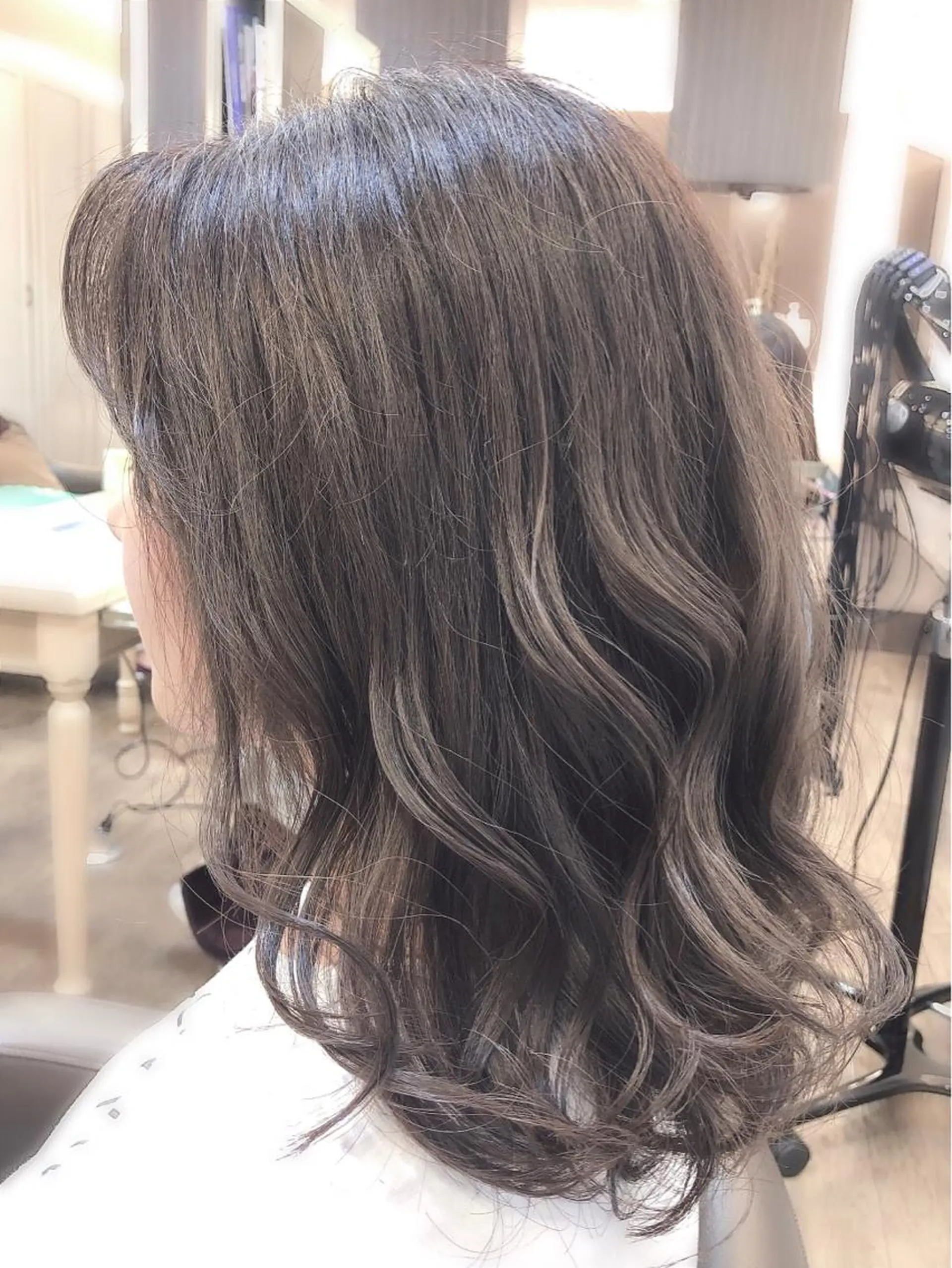 セミロング カラー グレージュ 尚平 40代からの 髪質改善専門のその他イメージ