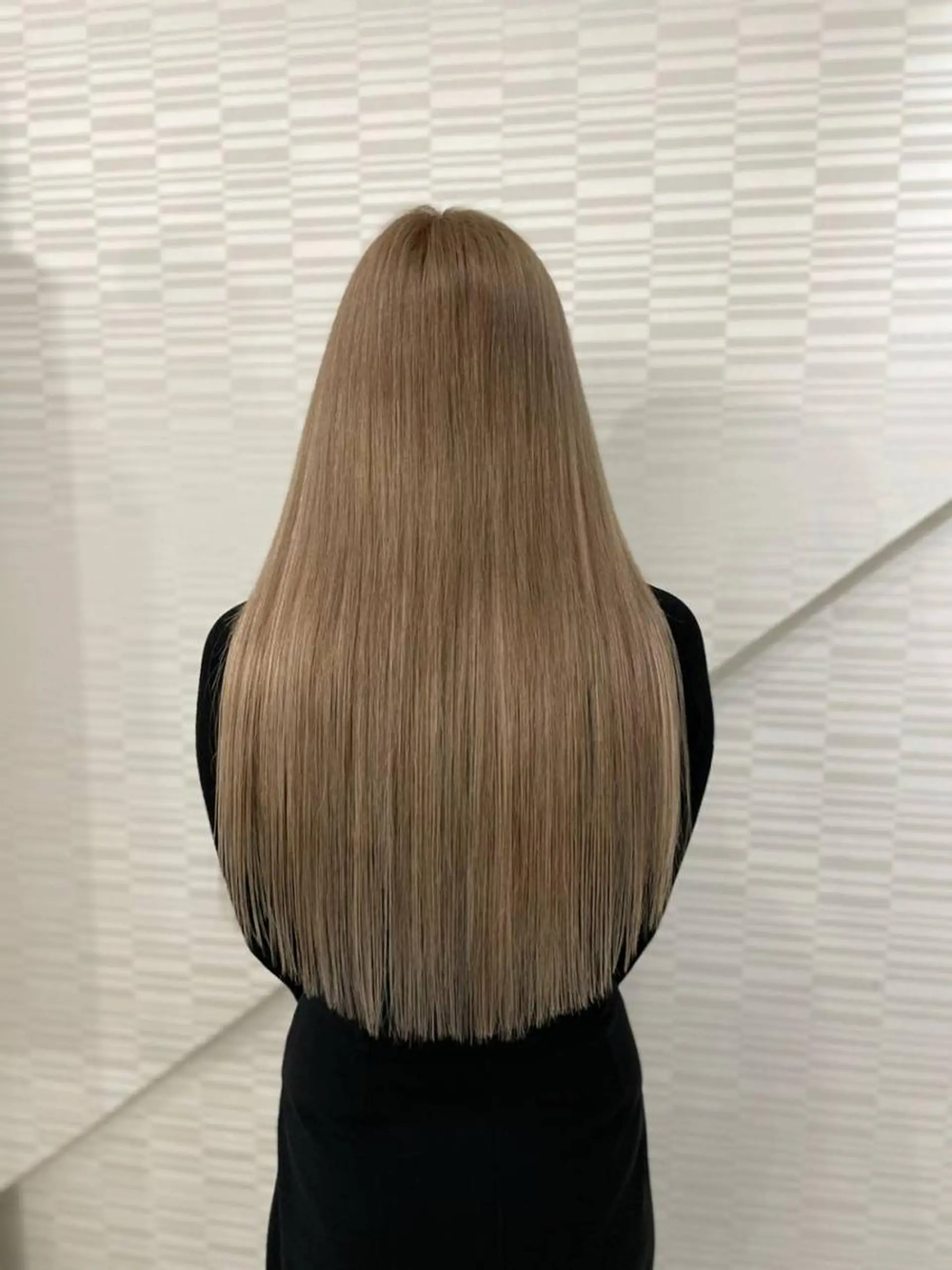 ロング KOSEI シールエクステのヘアスタイル