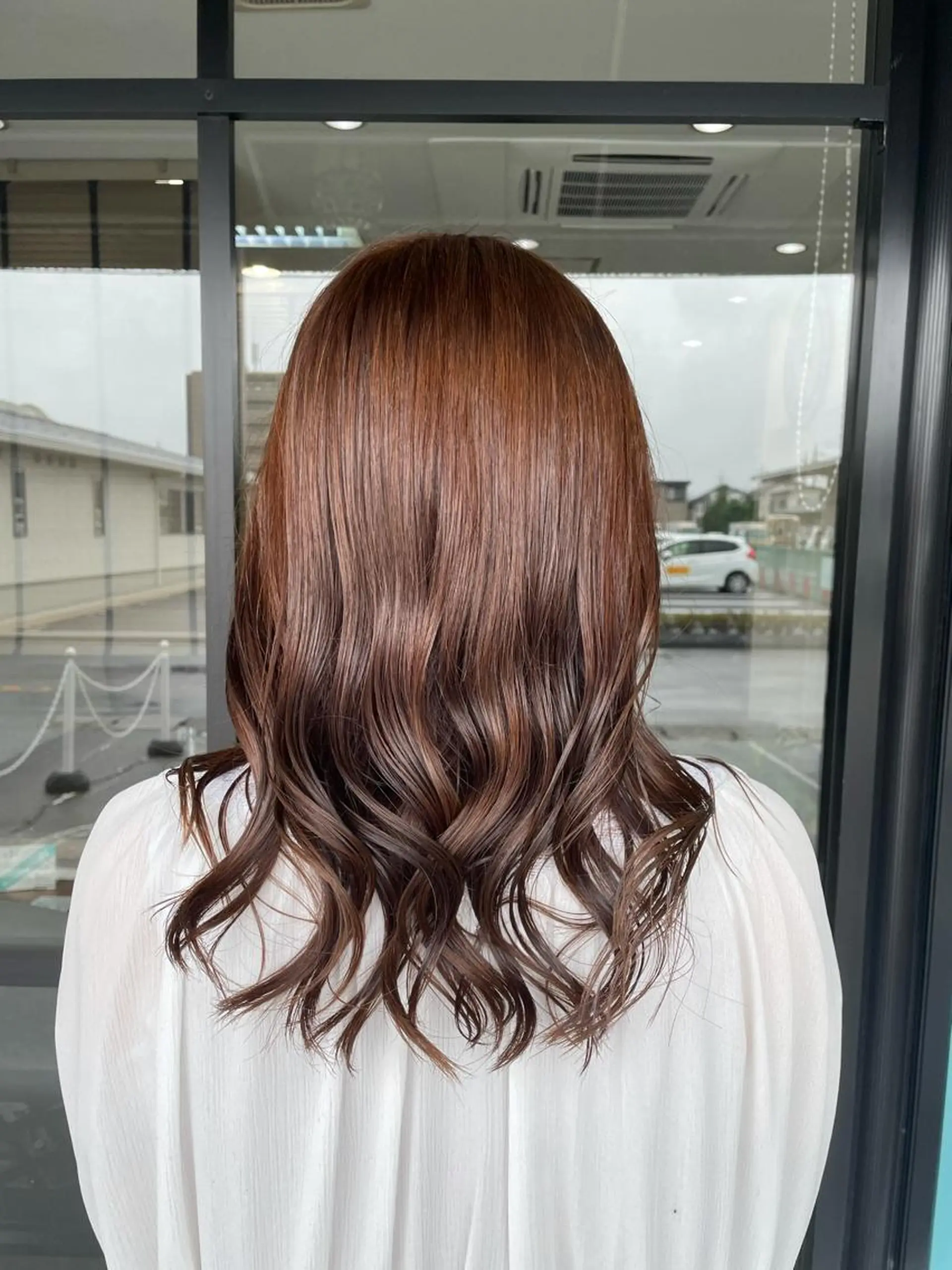 セミロング ピンクブラウン 佐々木 浩之のヘアスタイル