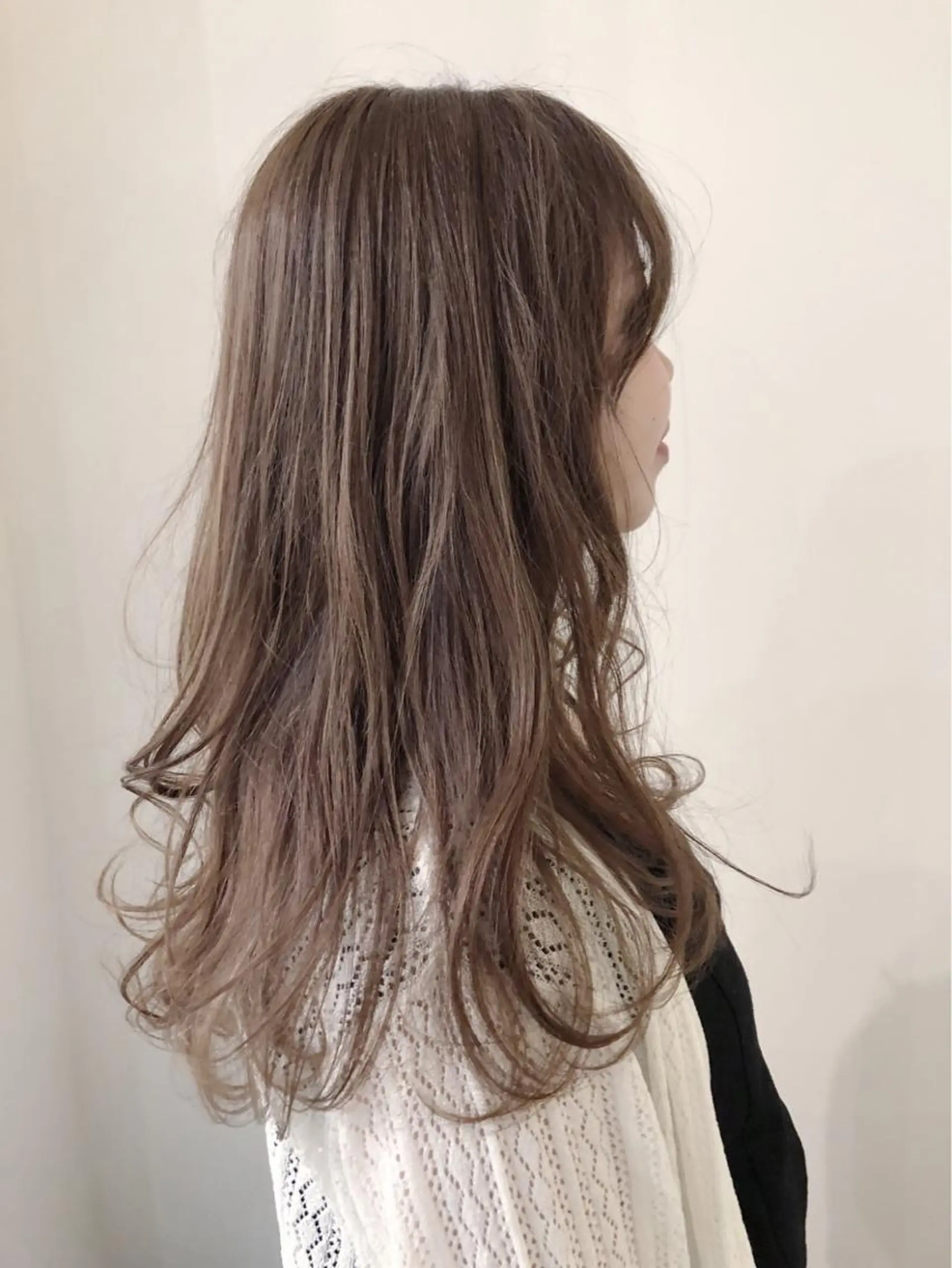 ロング 岩渕 由里香のヘアスタイル