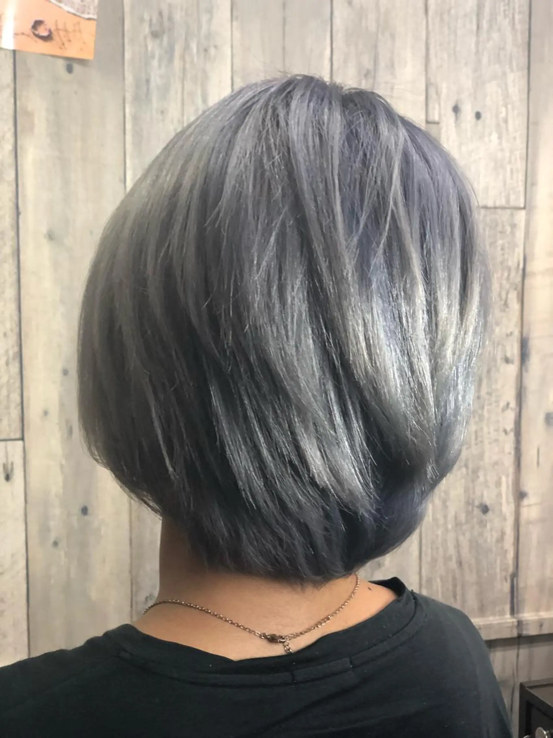 ショート カラー 吉野 瑳桜のヘアスタイル