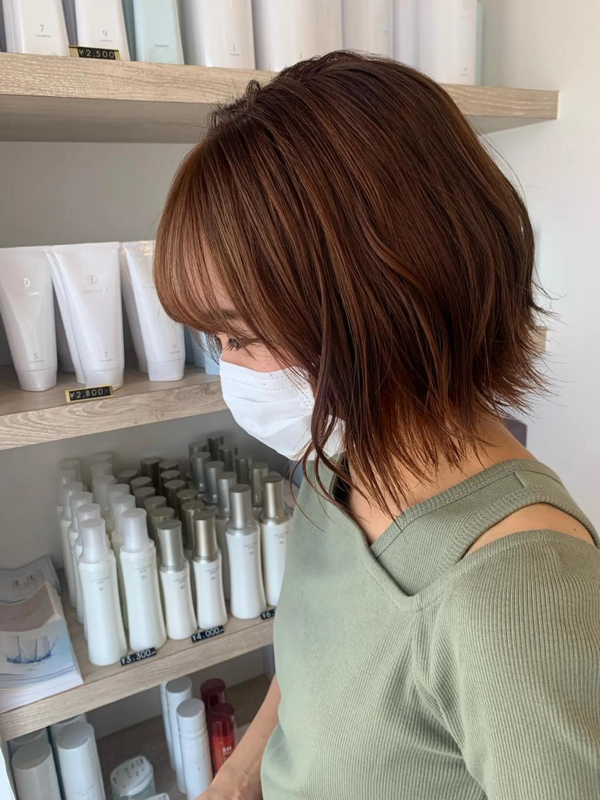 ミディアム カラー ベージュカラー ブリーチ ハイトーンカラー オレンジ オレンジベージュ cher. 新井瑞希のヘアスタイル