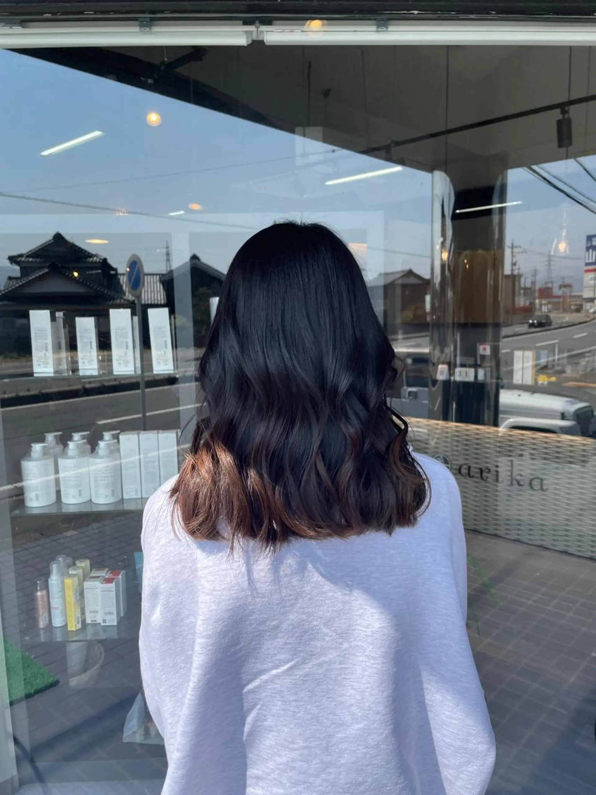 ミディアム カラー マキノ キョウカのヘアスタイル