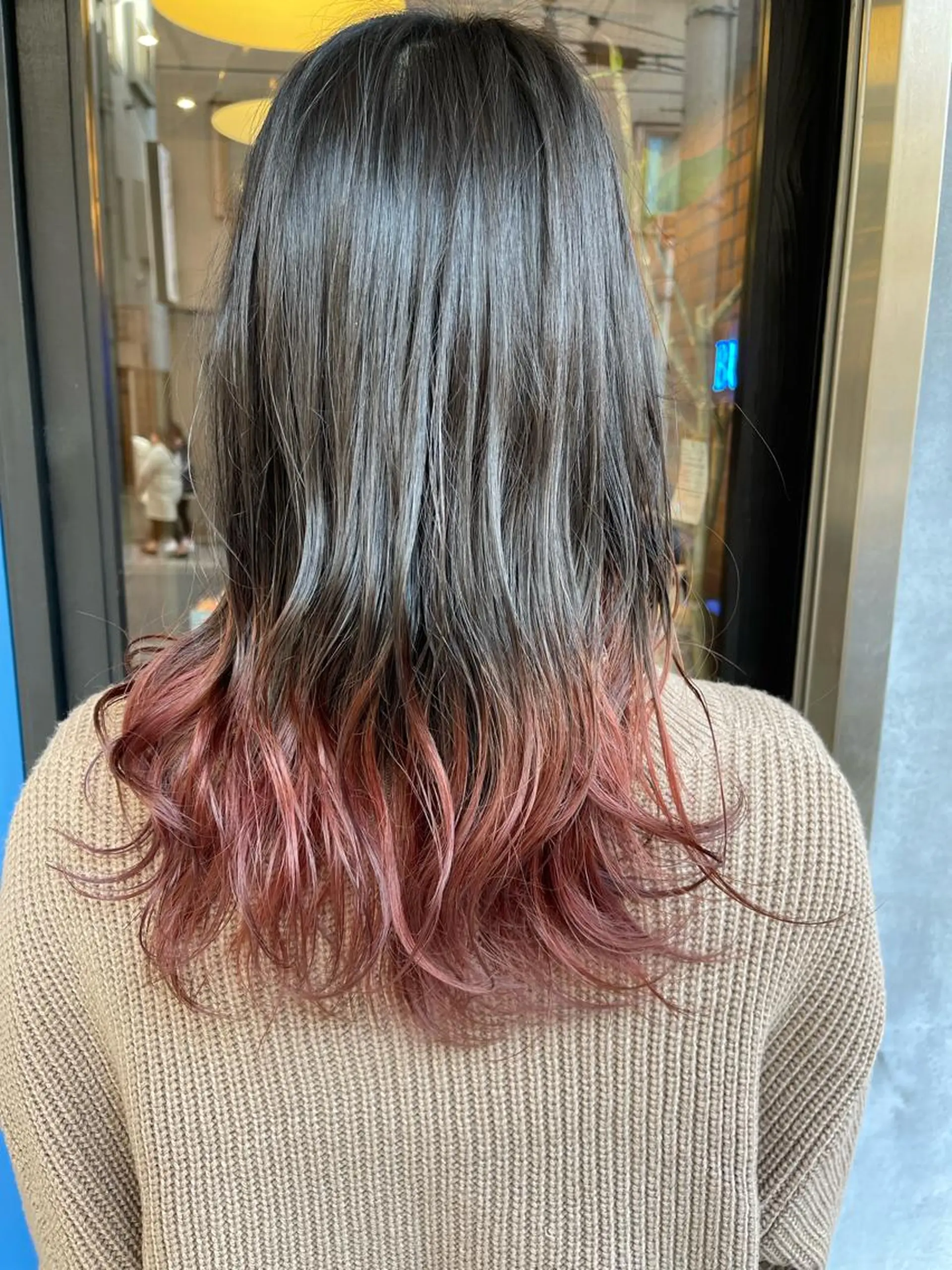 セミロング ハイライト 韓国風ヘア レイヤーカット 柴田 陽平のヘアスタイル