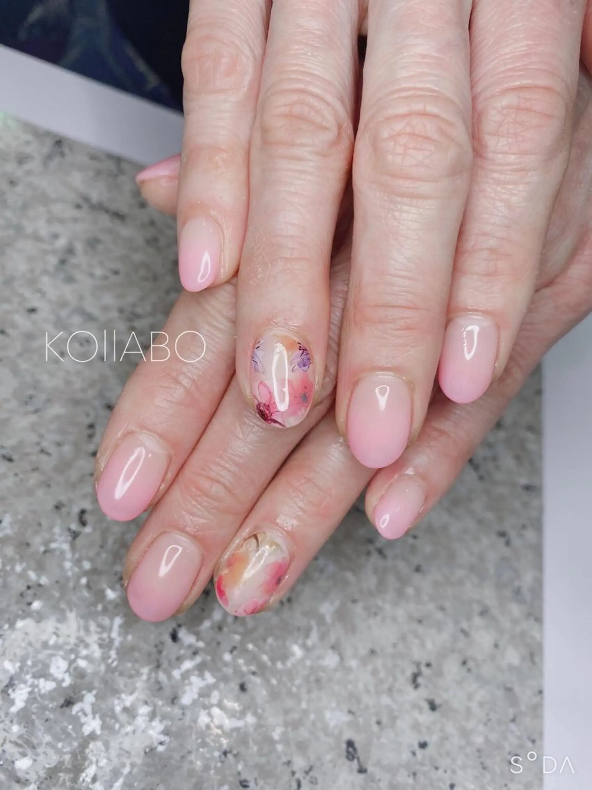 ネイル KOLLABO nailのネイルデザイン