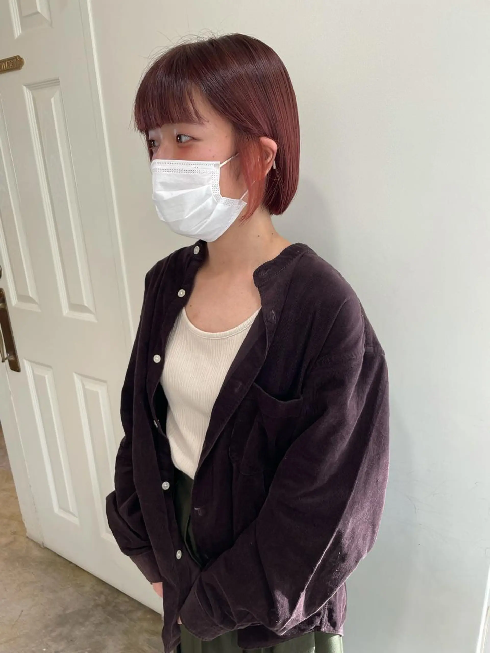 ショート カラー ボルドーカラー イヤリングカラー ピンクカラー レッドカラー ヘアカラー トリートメント MIOベージュカラー 柔らかいカラーのヘアスタイル