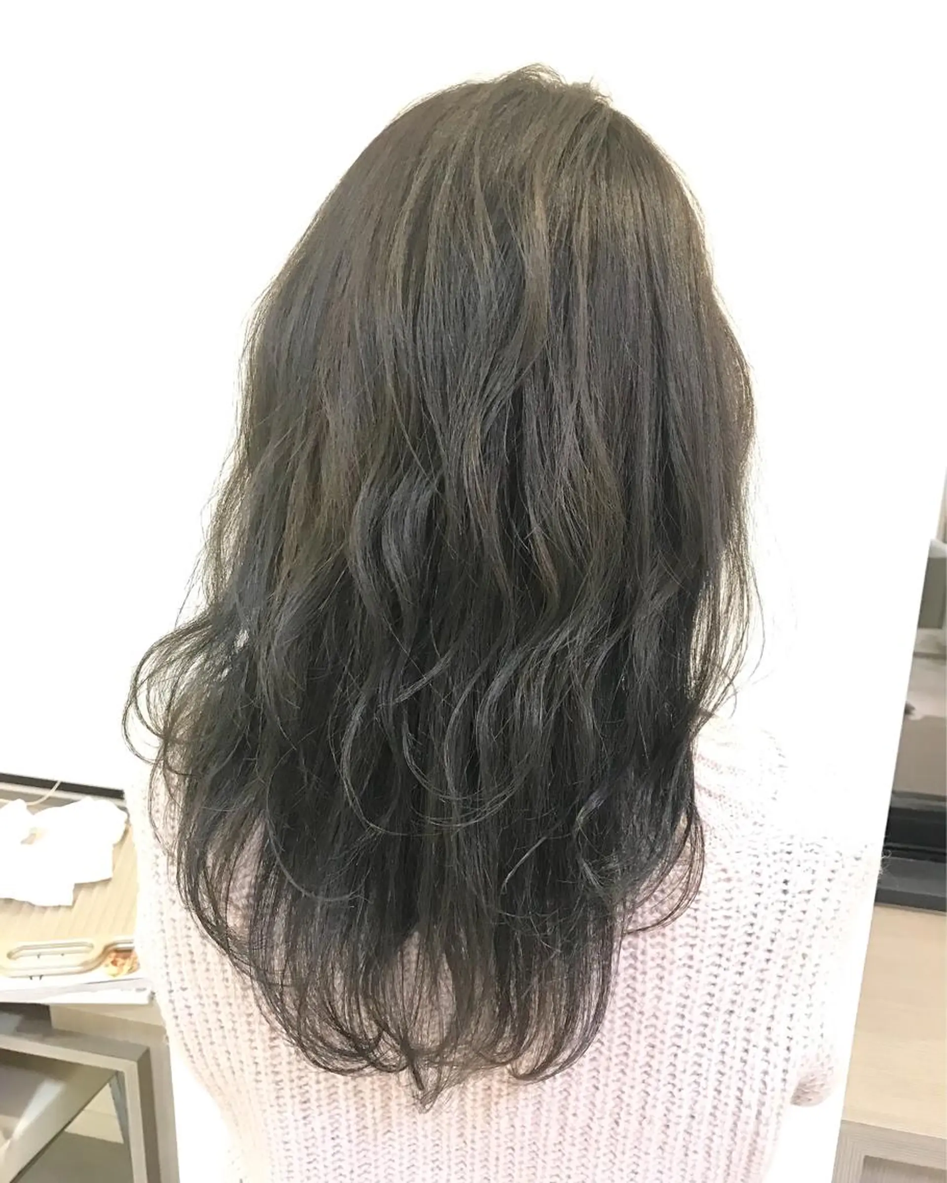 ミディアム カラー グレージュ イルミナカラー くせ毛 トリートメント ヘアカラー トリートメント Miru by INCE HAIRのヘアスタイル