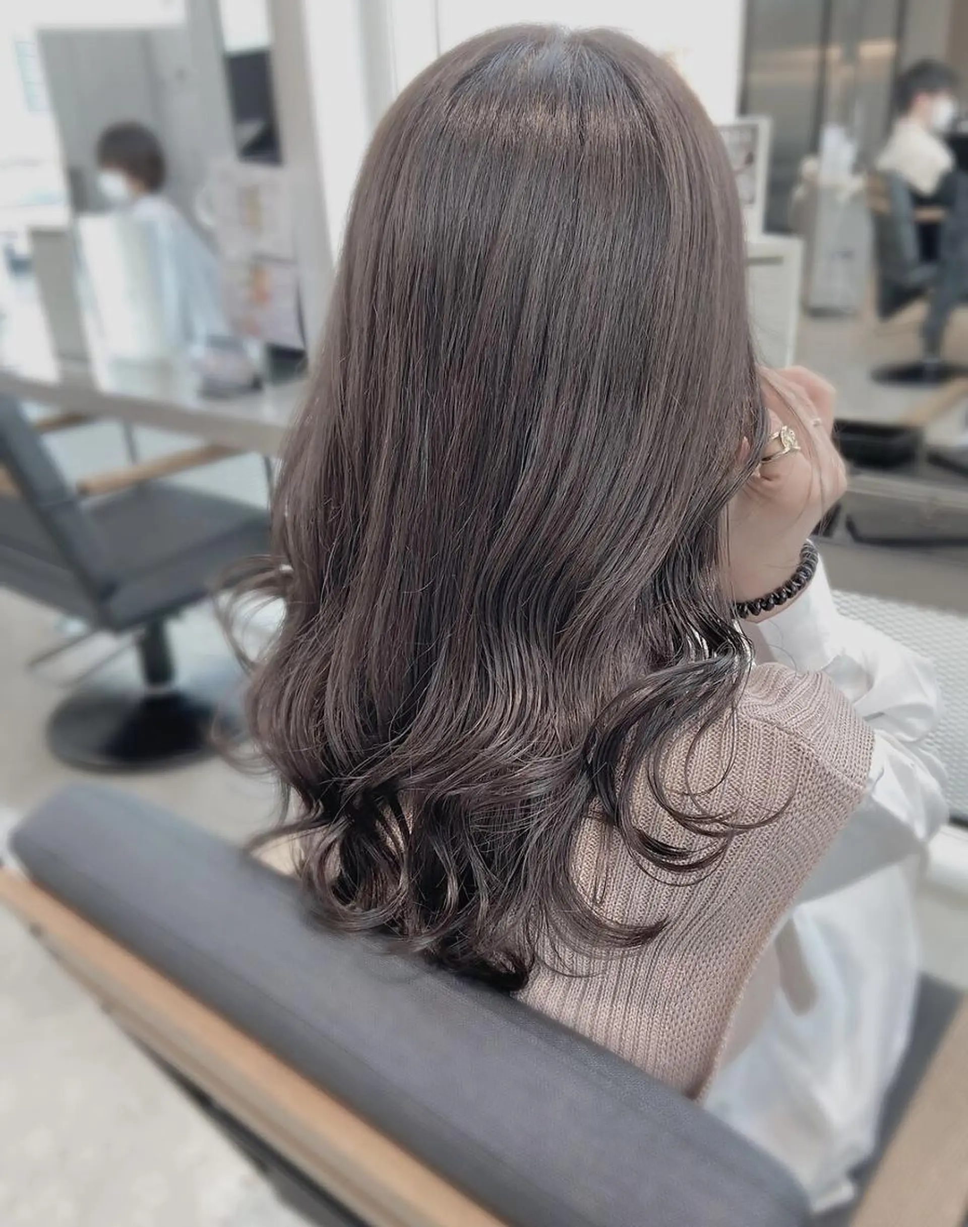 ロング 佐藤彩野/艶カラー /透明感カラーのヘアスタイル