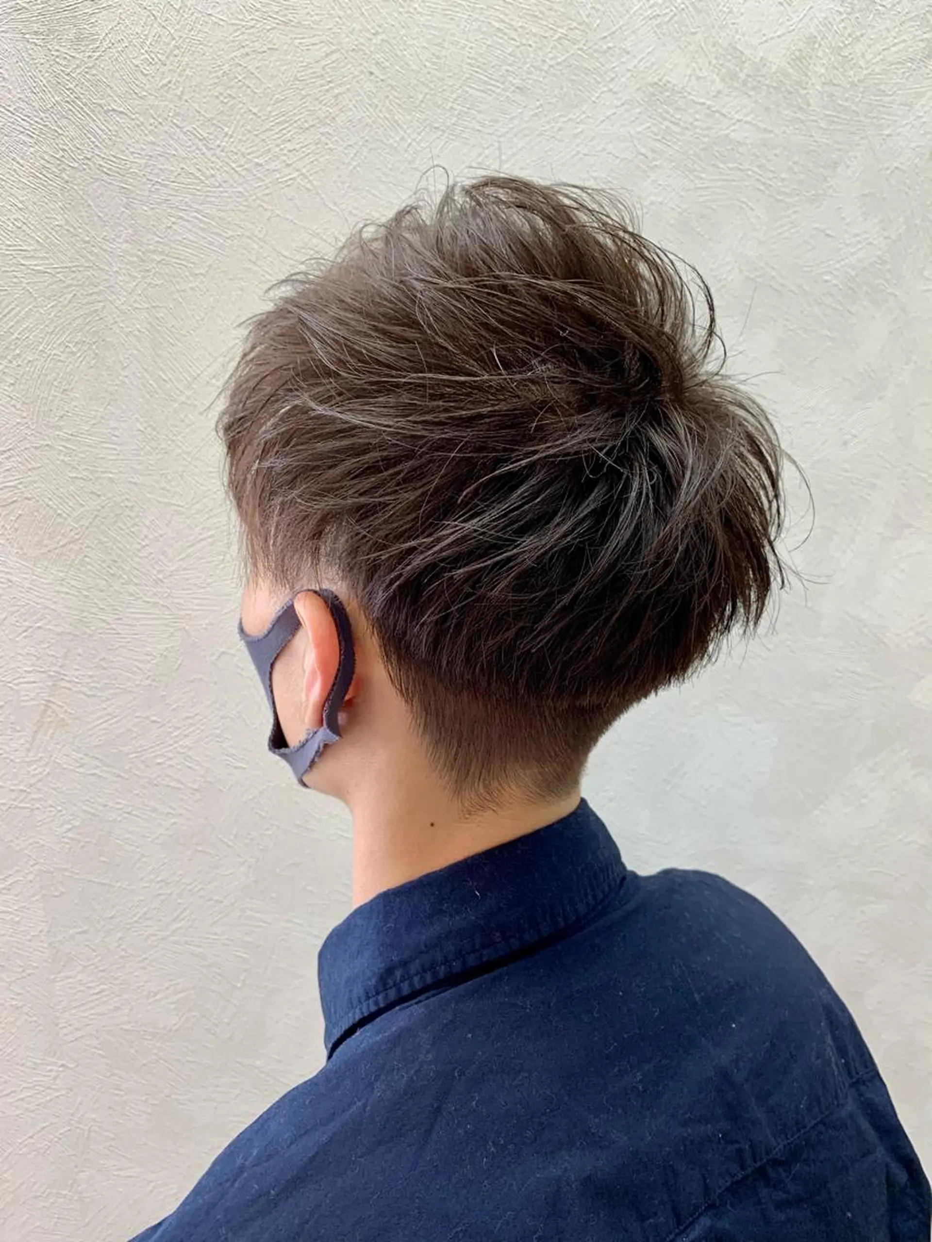 ショート カラー メンズ アッシュ 透明感カラー カット 縮毛矯正 トリートメント 加藤 遥花のヘアスタイル