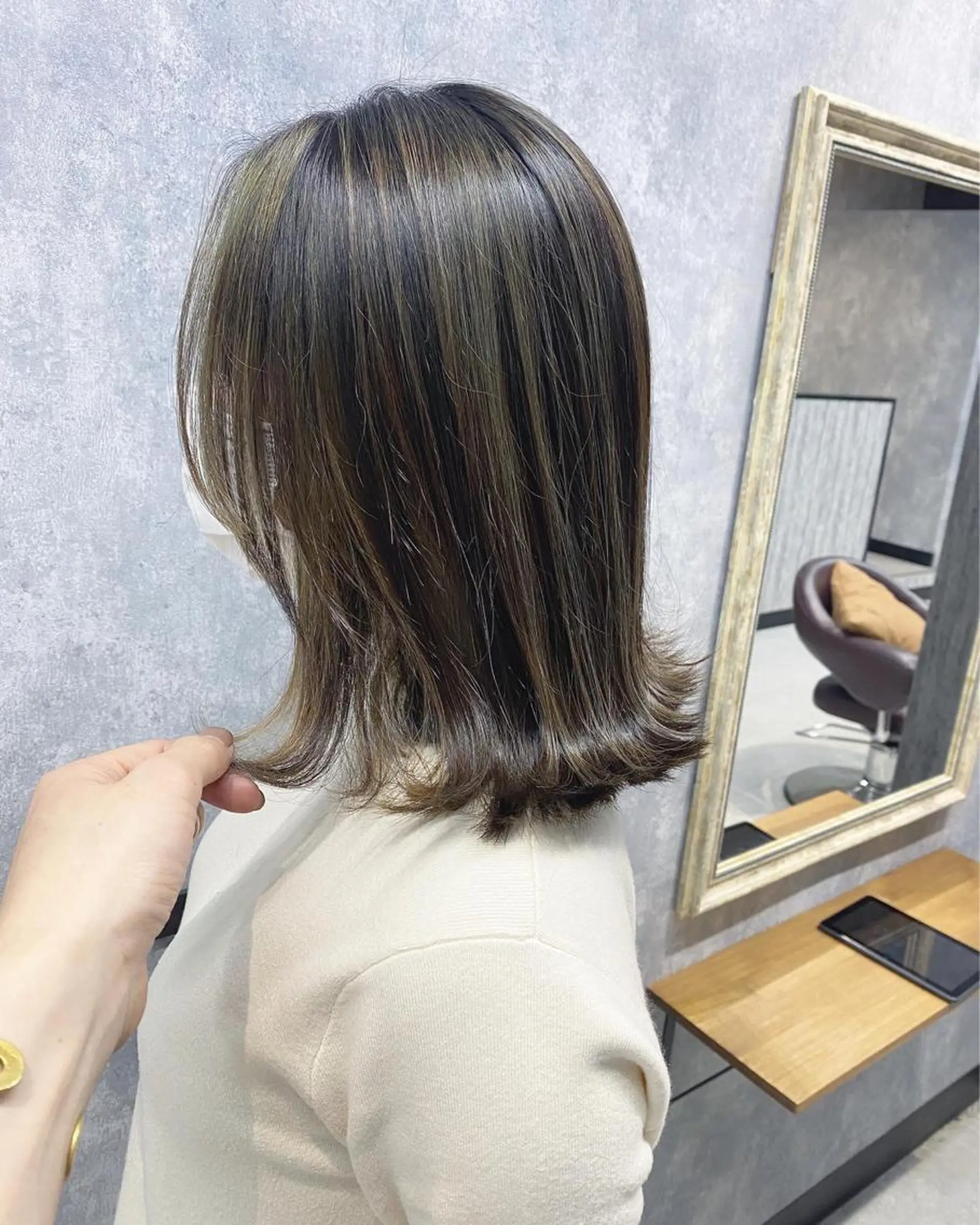 ミディアム カット ヘアカラー en Siena エンシエナのヘアスタイル