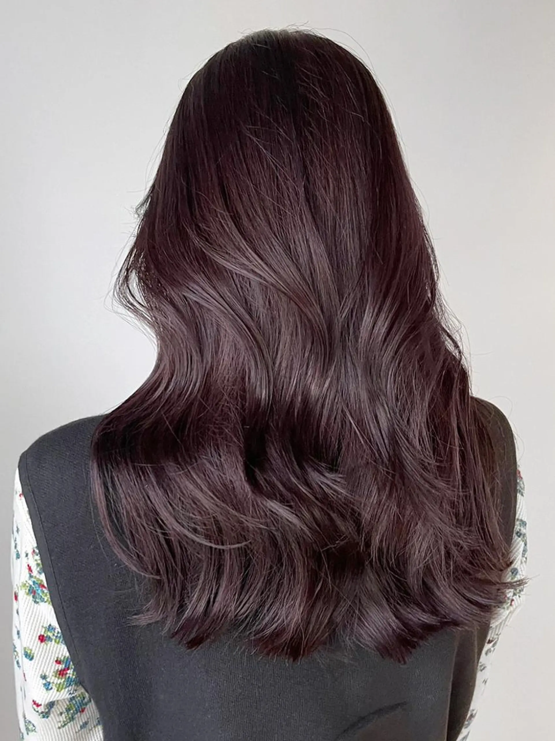 ロング カラー カシス グレージュ レイヤーカット カット ヘアカラー トリートメント ITbyALBUM 八王子店のヘアスタイル