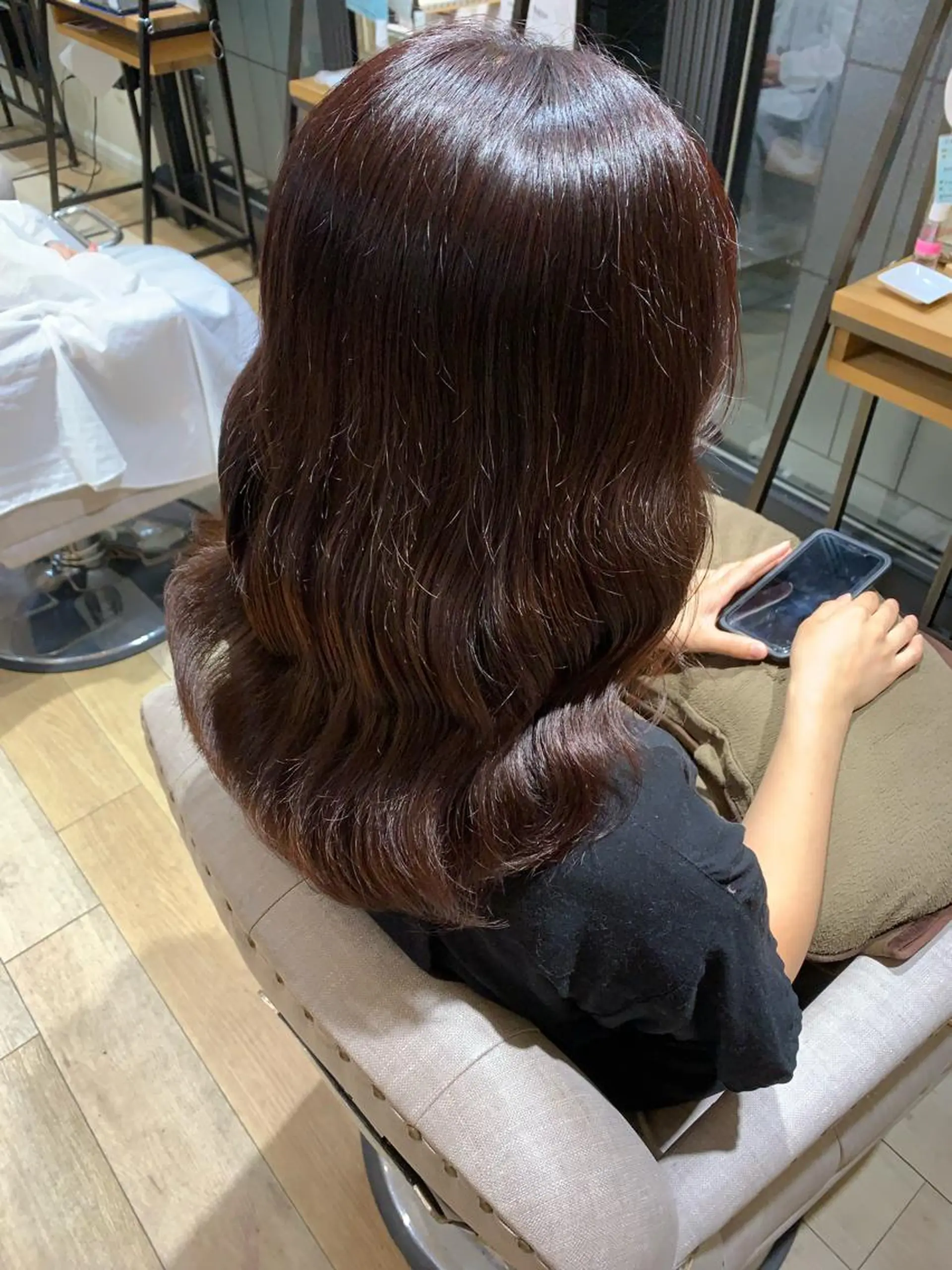セミロング カラー ブリーチ ブリーチなしカラー バイオレットカラー 艶髪レイヤー上田 紗也🇰🇷💗のヘアスタイル
