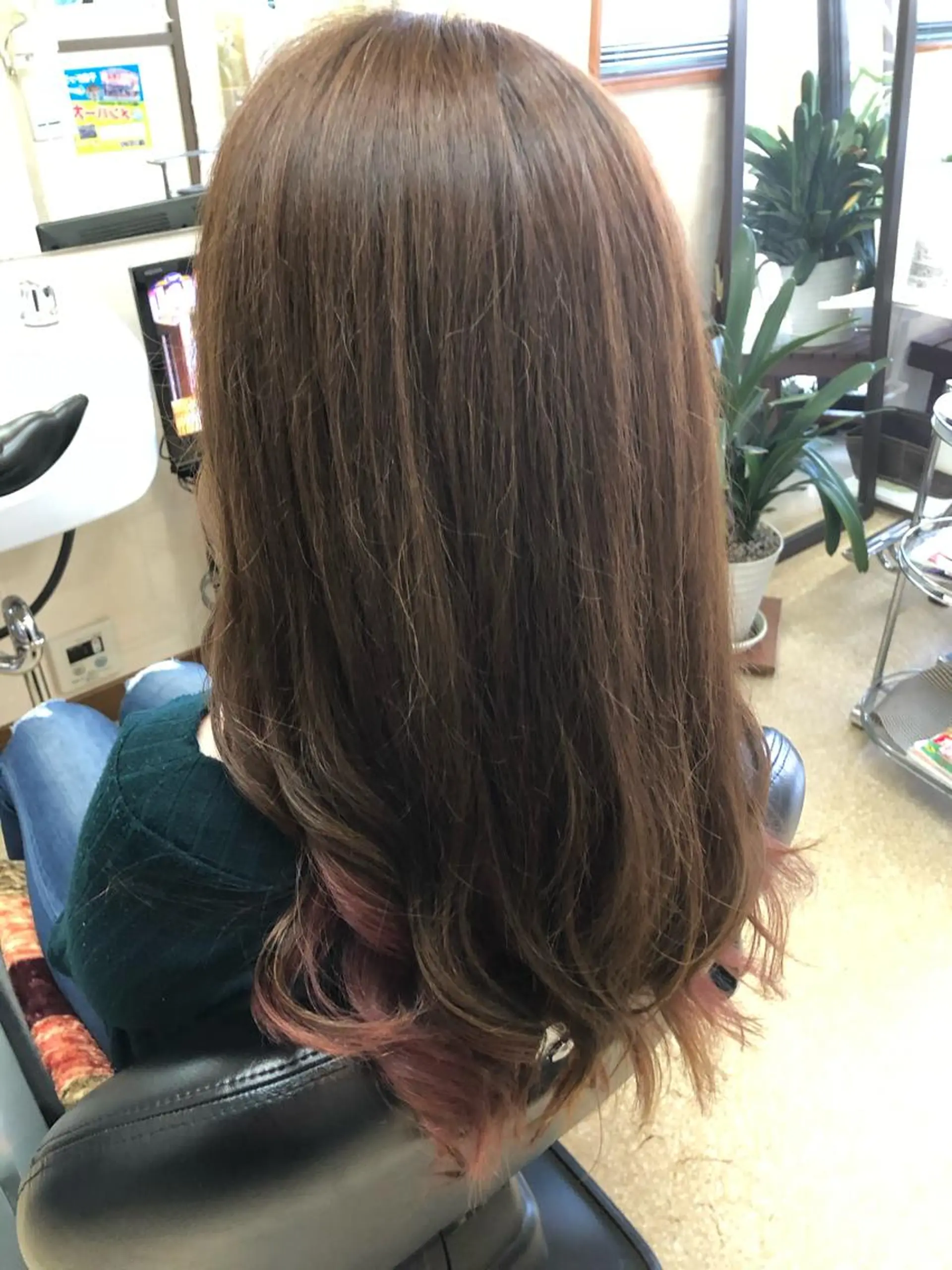 ロング カラー 石塚 浩のヘアスタイル