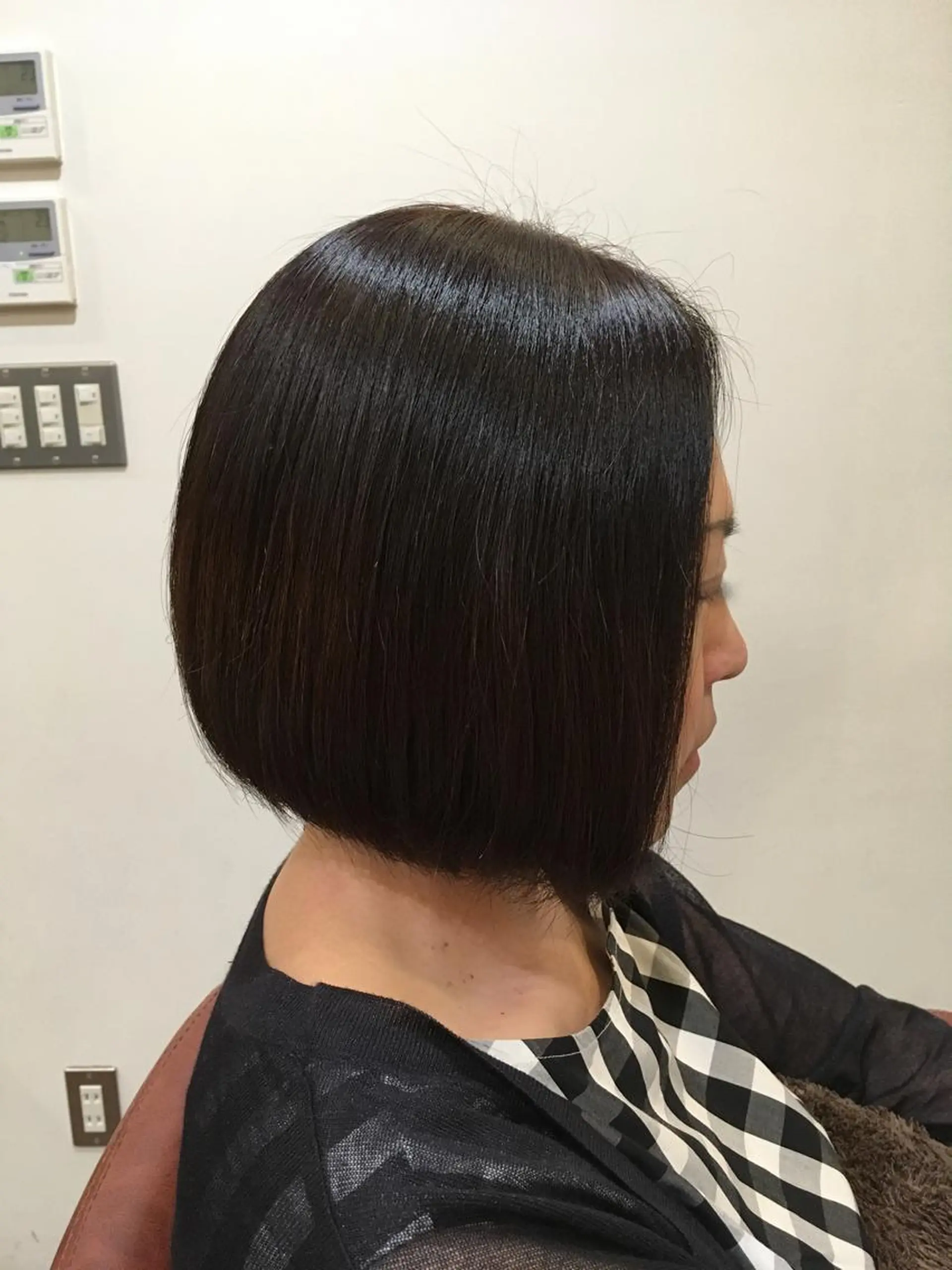 ショート カラー 黒髪 ボブ コンドウ サラのヘアスタイル