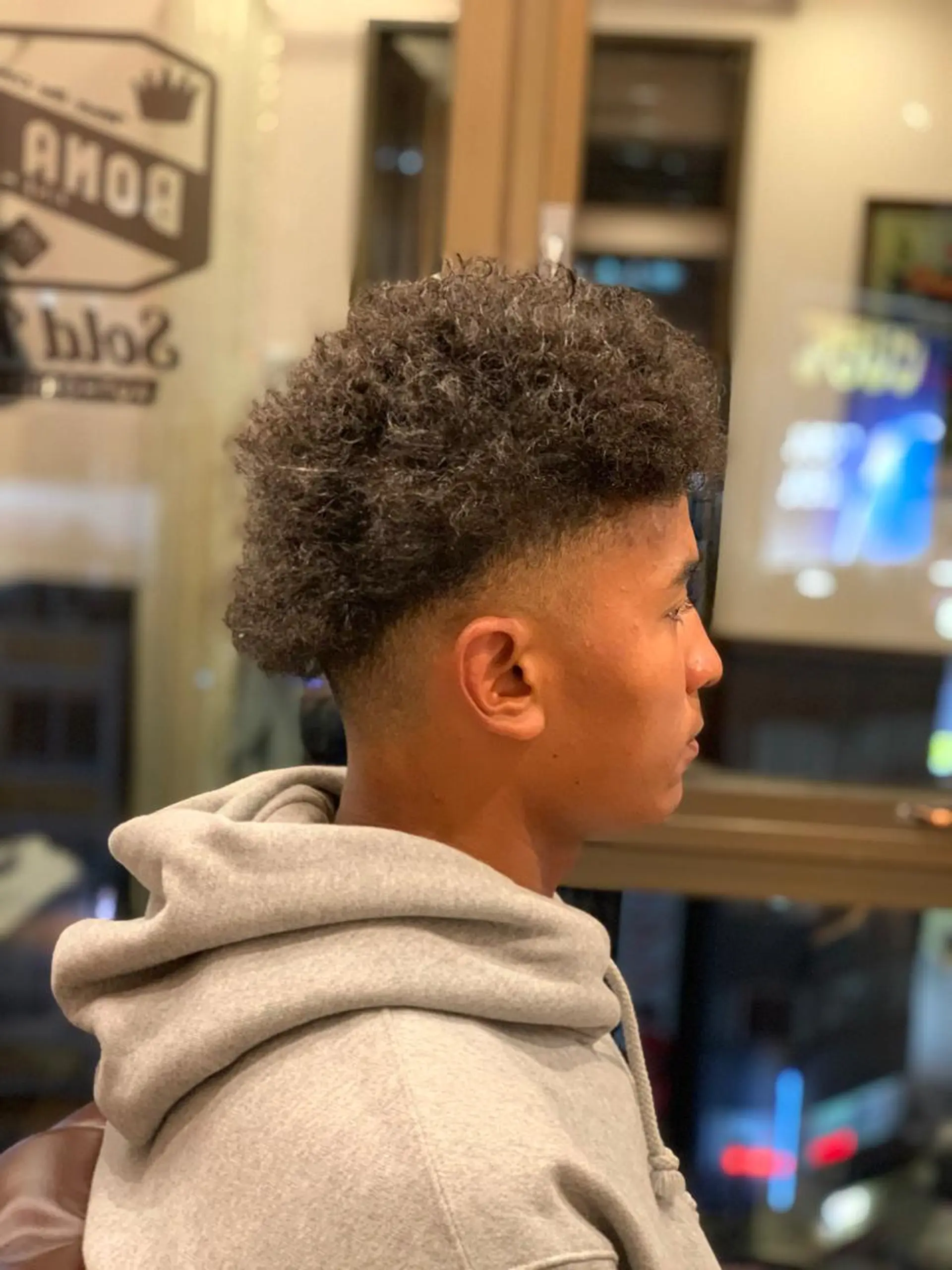 ミディアム ヒロ銀座 林のヘアスタイル