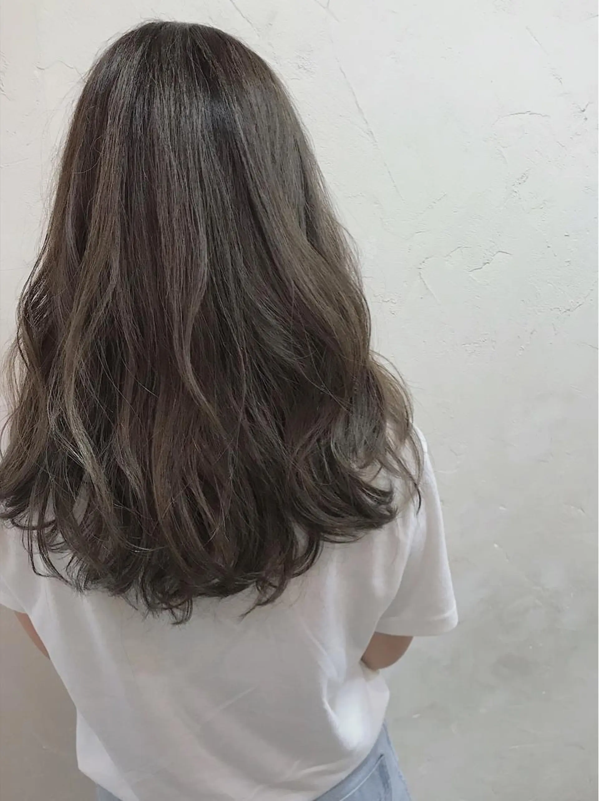 セミロング カット ヘアカラー トリートメント PHIDGE所属・山下 千明のヘアスタイル