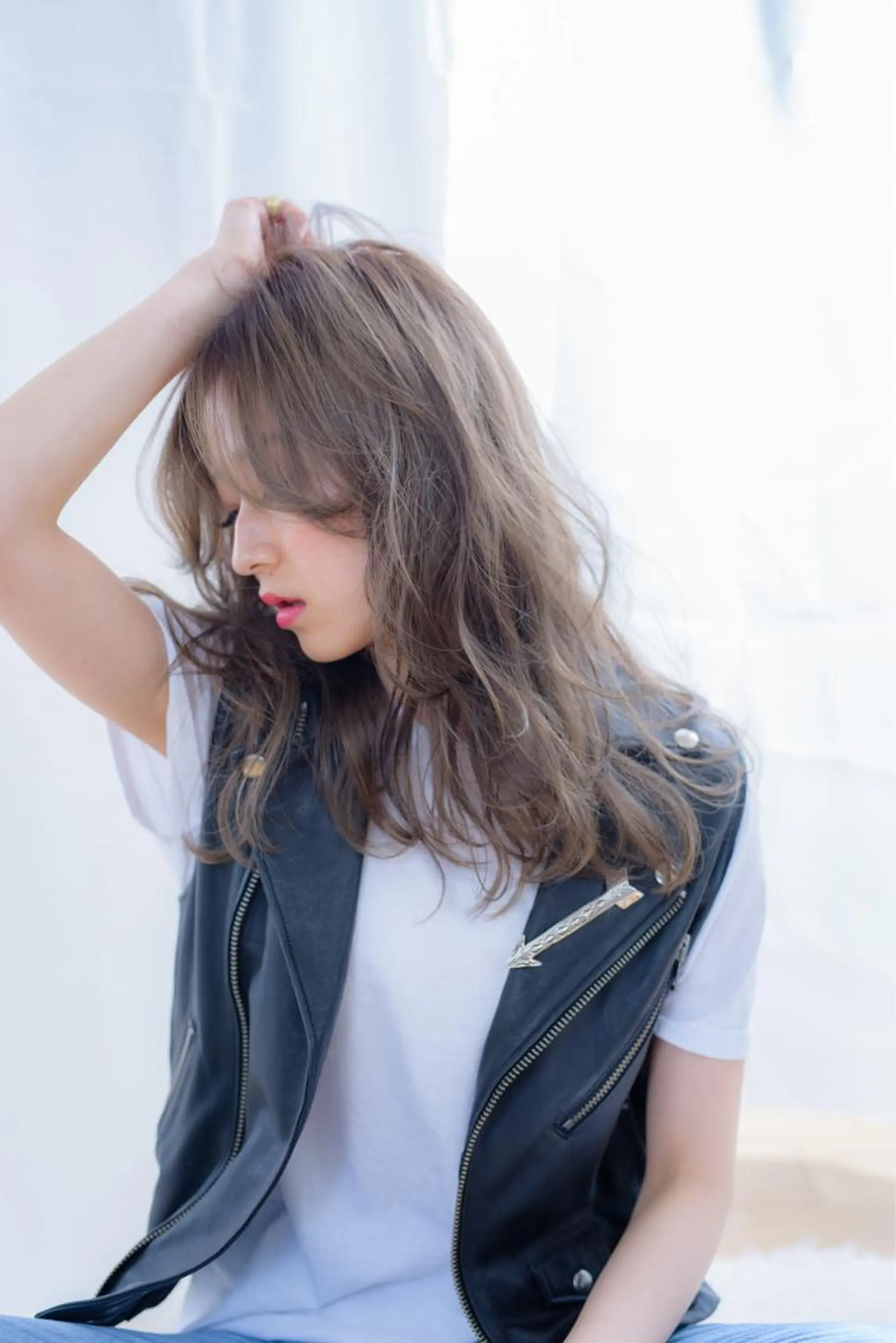 セミロング カラー パーマ ヘアアレンジ ベージュカラー ブリーチ 透明感カラー 伸ばしかけ レイヤーカット ✨ハイクオリティ✨ 山本香也のヘアスタイル