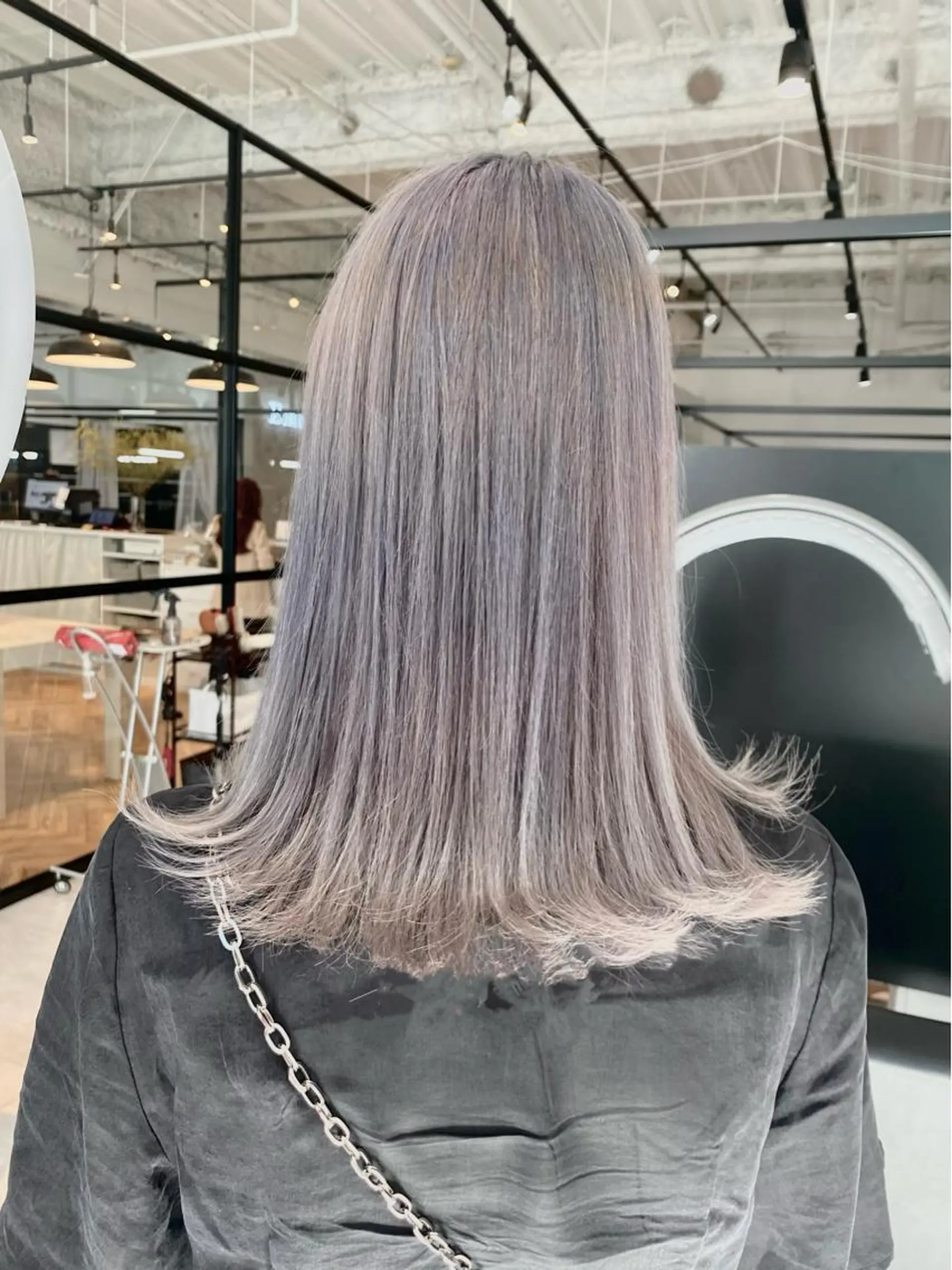 ミディアム カラー カット ヘアカラー salowin梅田茶屋町suite所属・ハイトーンヘア/ 島崎　タクミのヘアスタイル