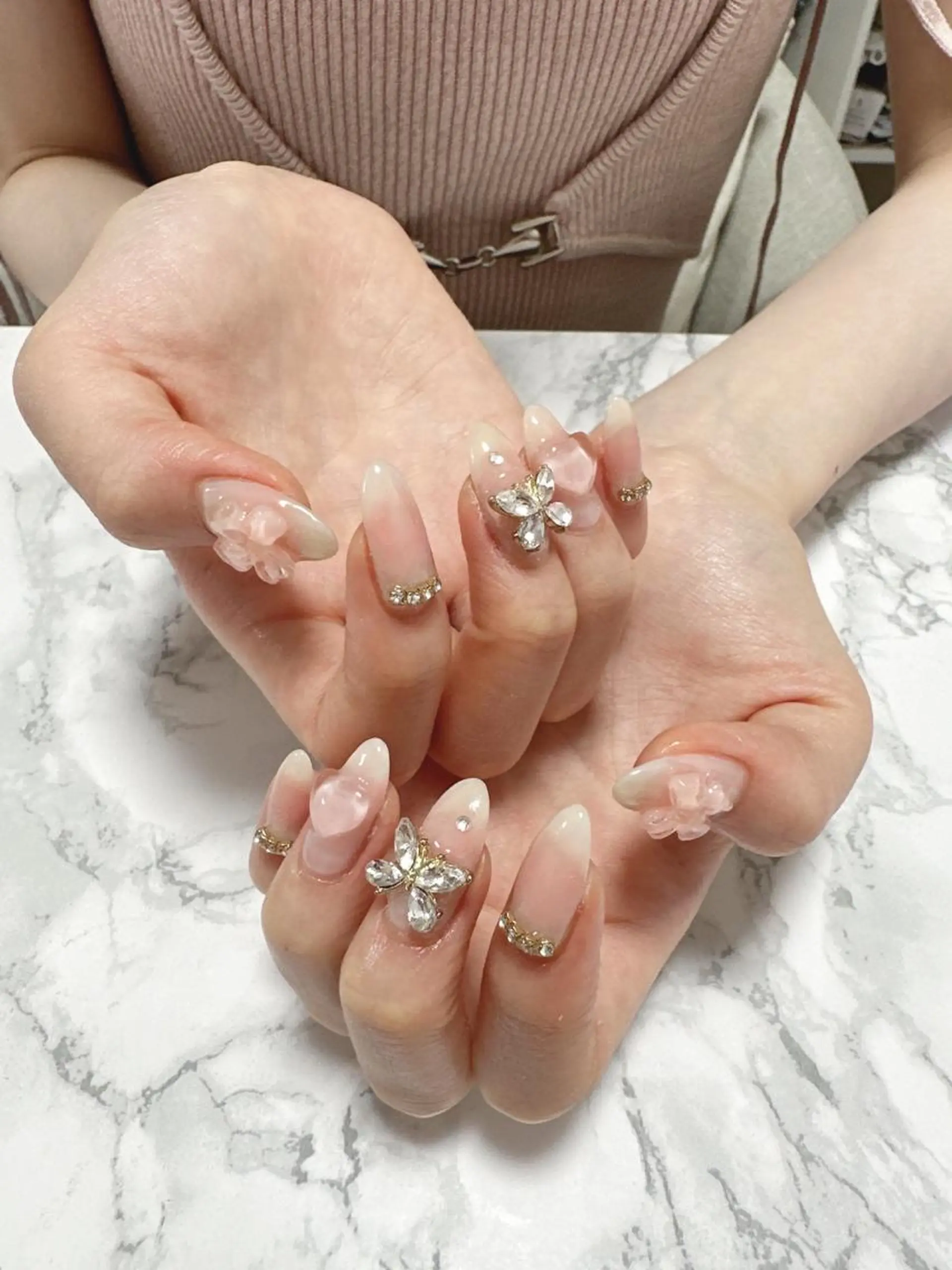 ネイル はな💎ネイル ワンホン、長さ出しのネイルデザイン