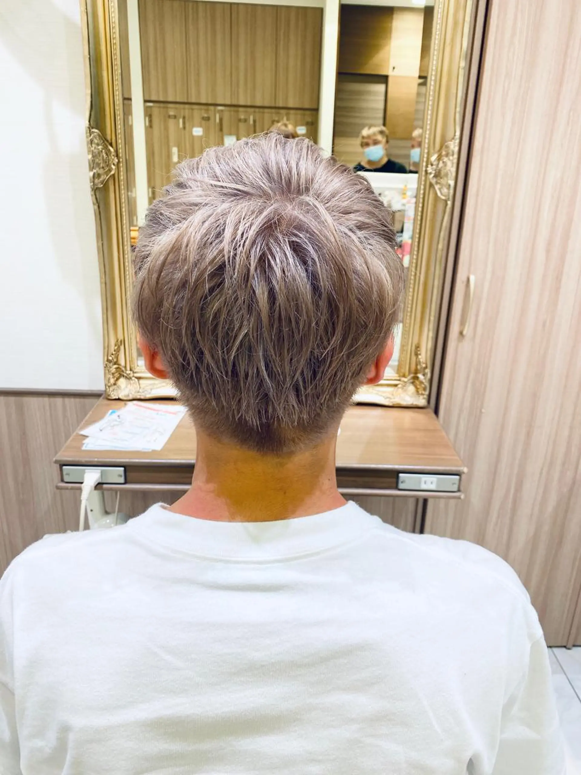 ショート カラー メンズ 古川 琴美のヘアスタイル